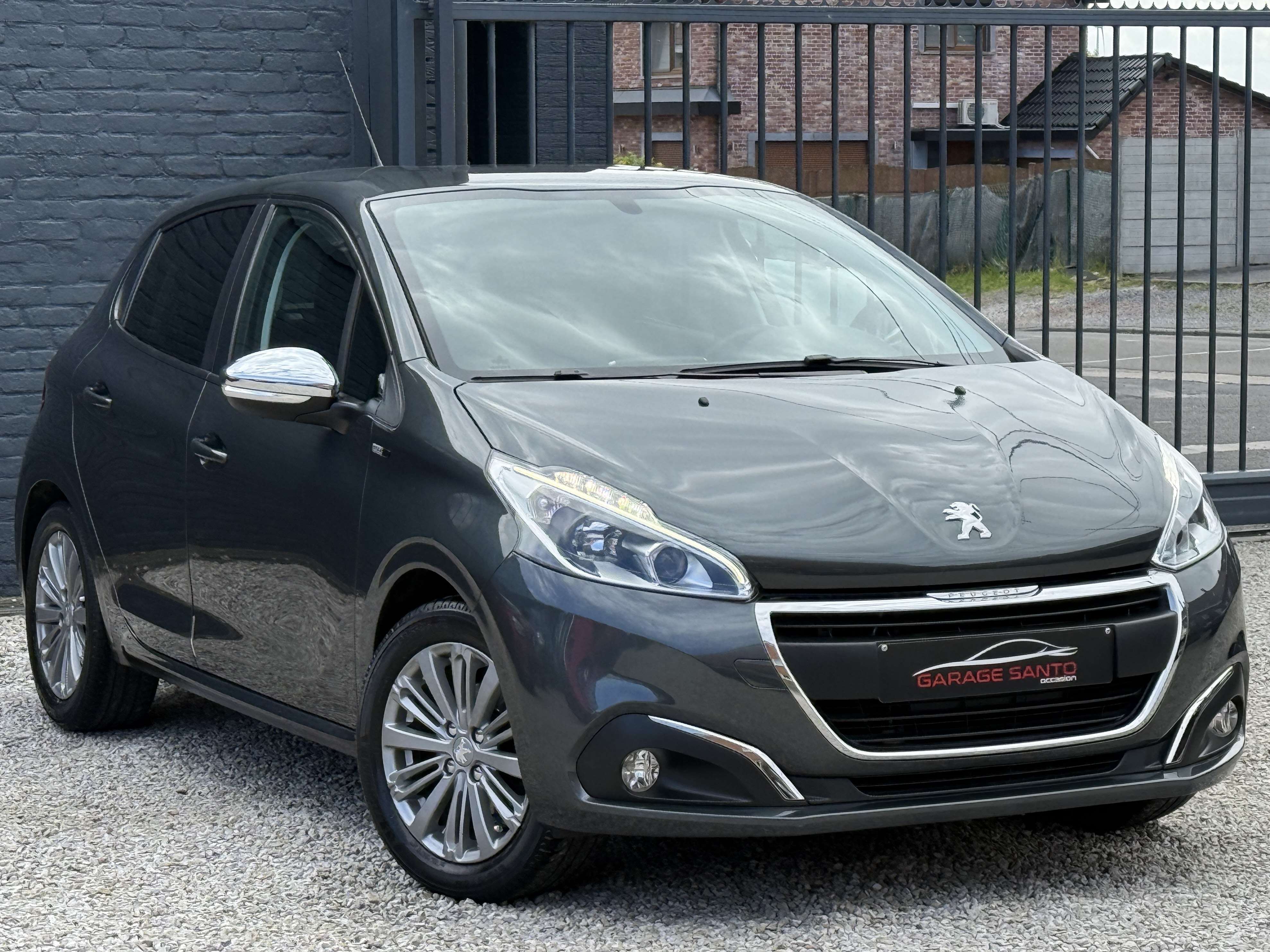 Peugeot 208 208 1.2i Style /CarPlay/Navi/Led/Garantie/
