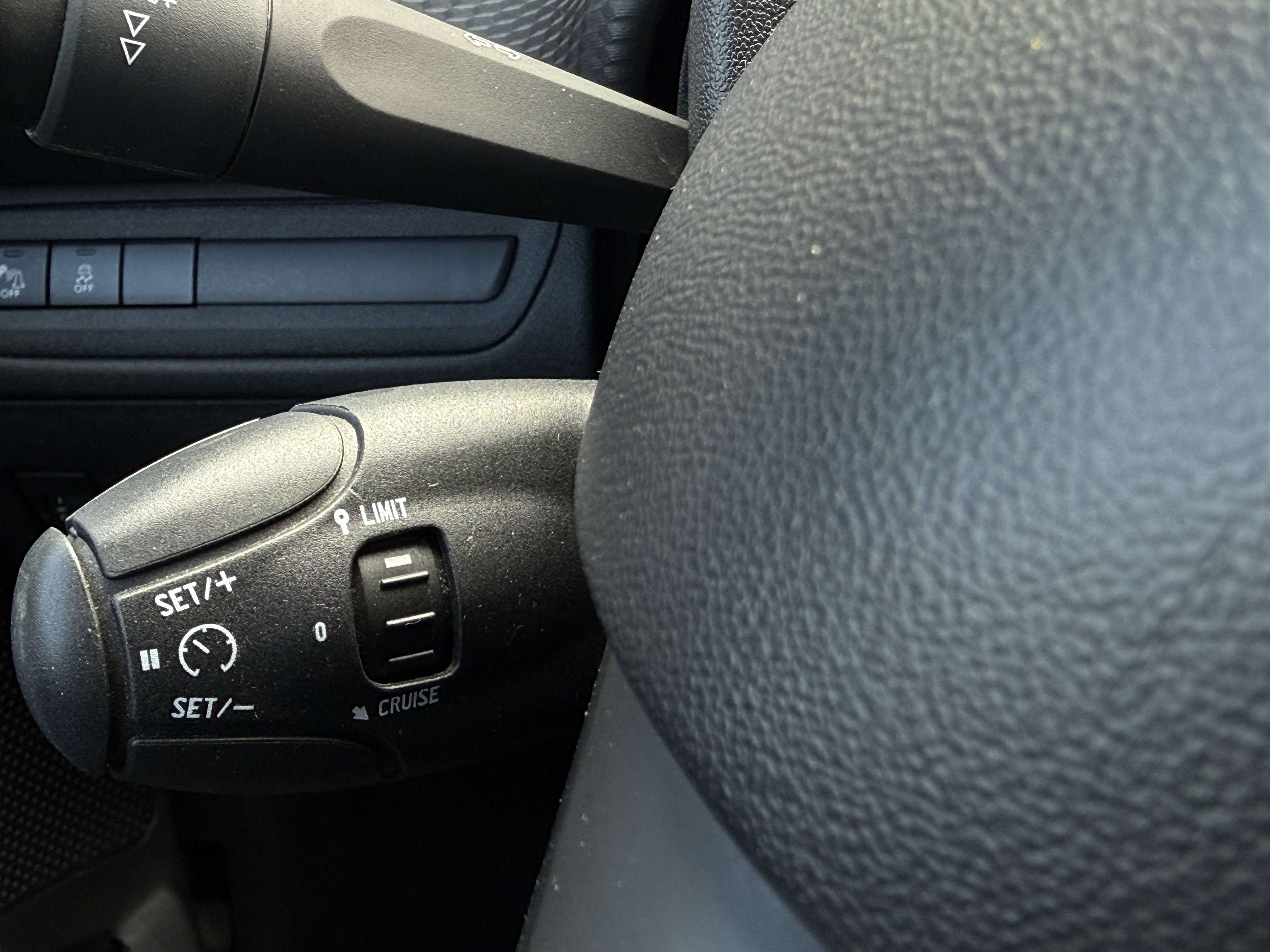 Peugeot 208 208 1.2i Style /CarPlay/Navi/Led/Garantie/