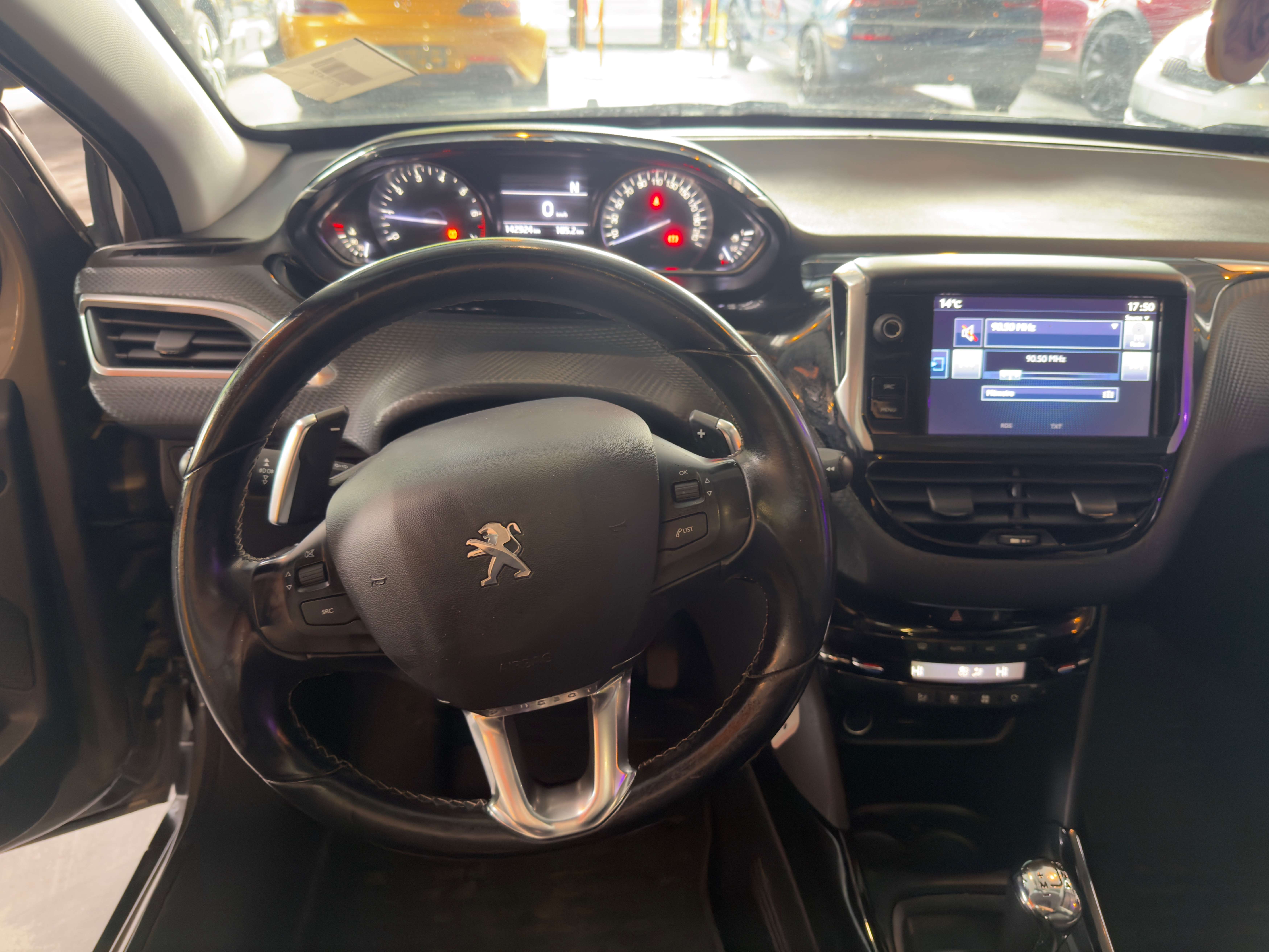Peugeot 2008 2008 1.2  Allure S/12 mois de garantie