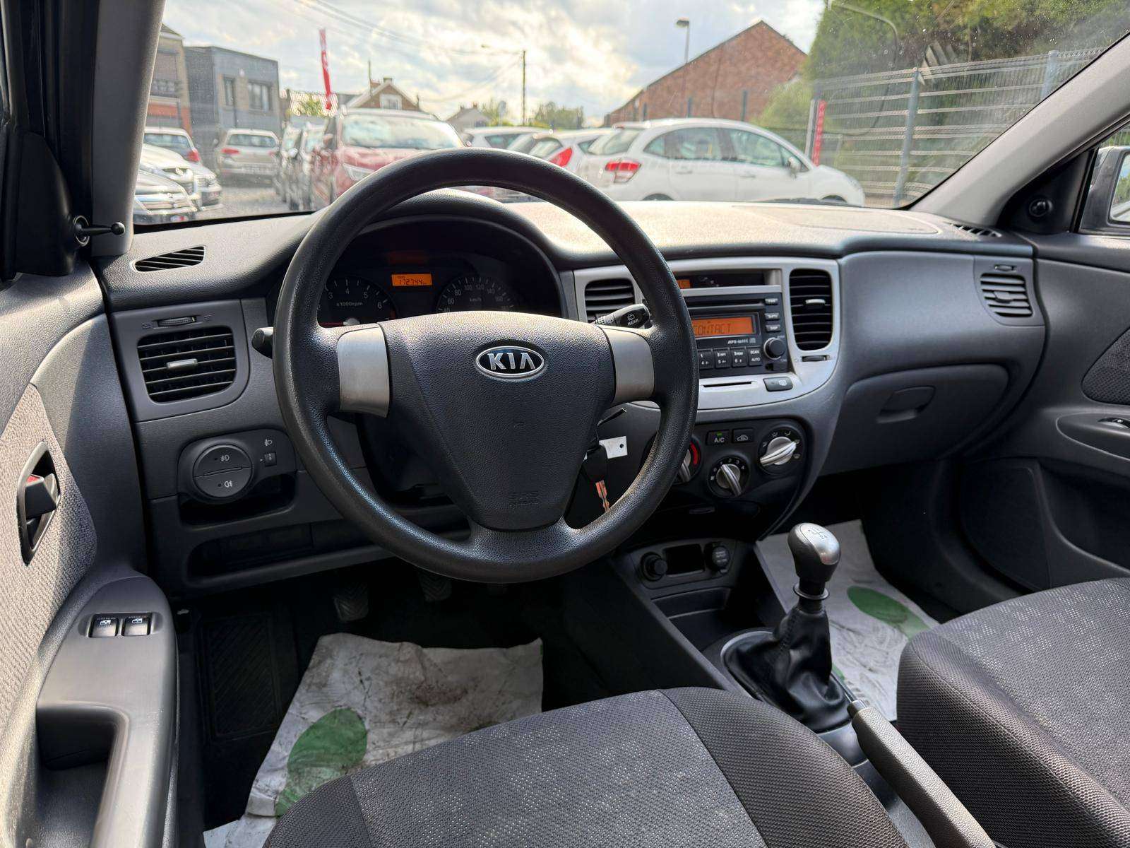 Kia Rio Rio 1.4i Ventura / Clim / Entretien + CT OK + Garantie 1 an