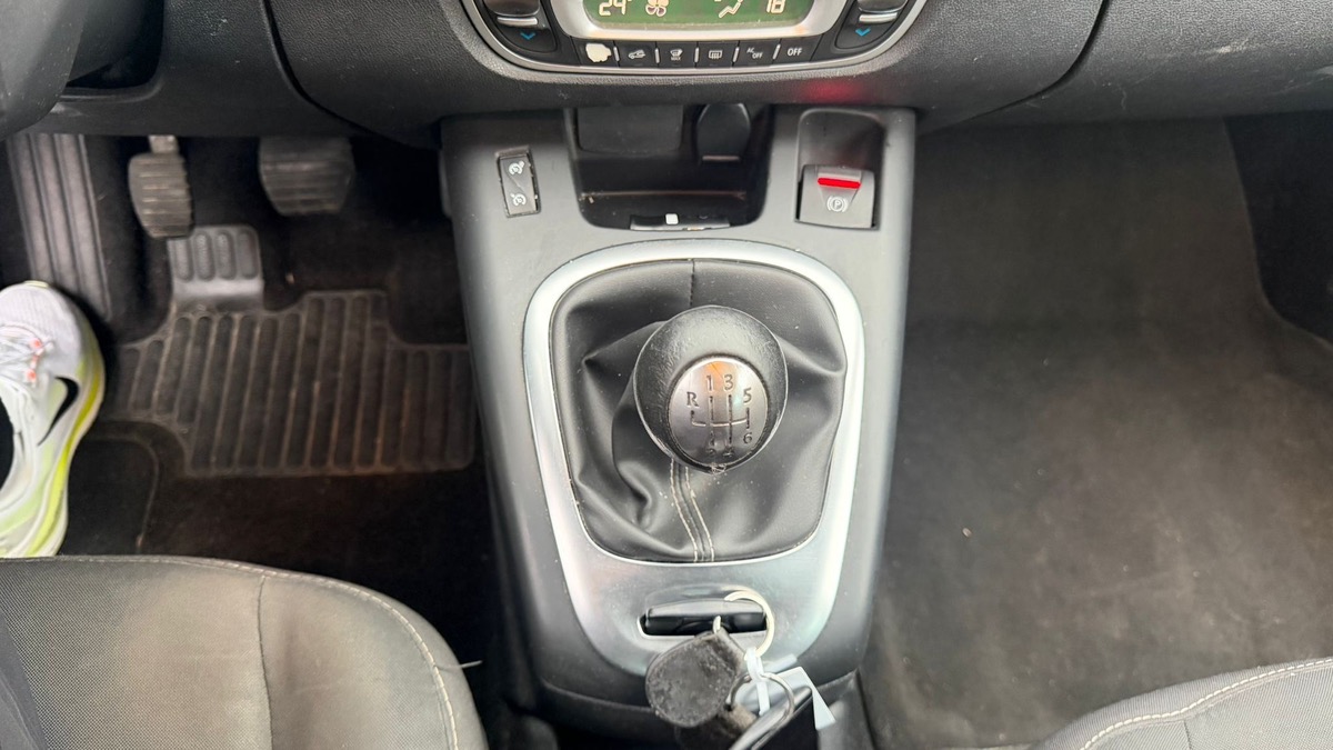 Renault Scenic III (2) 1.2 TCE 115 ENERGY LIMITED MONOSPACE OK