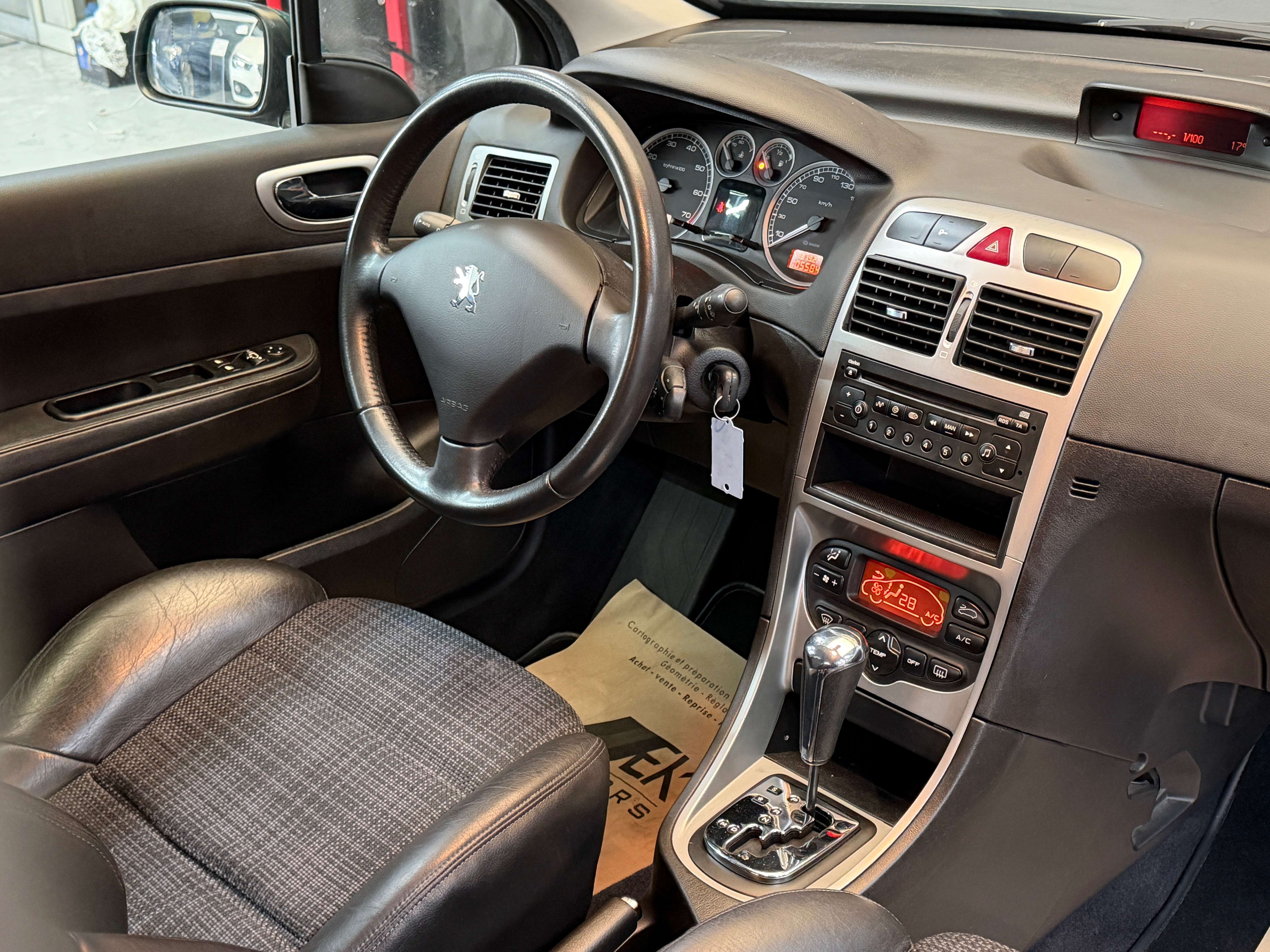 Peugeot 307 °CUIR°CRUISE°CLIM°1EREMAIN°V.ELEC°V.CENTRAL