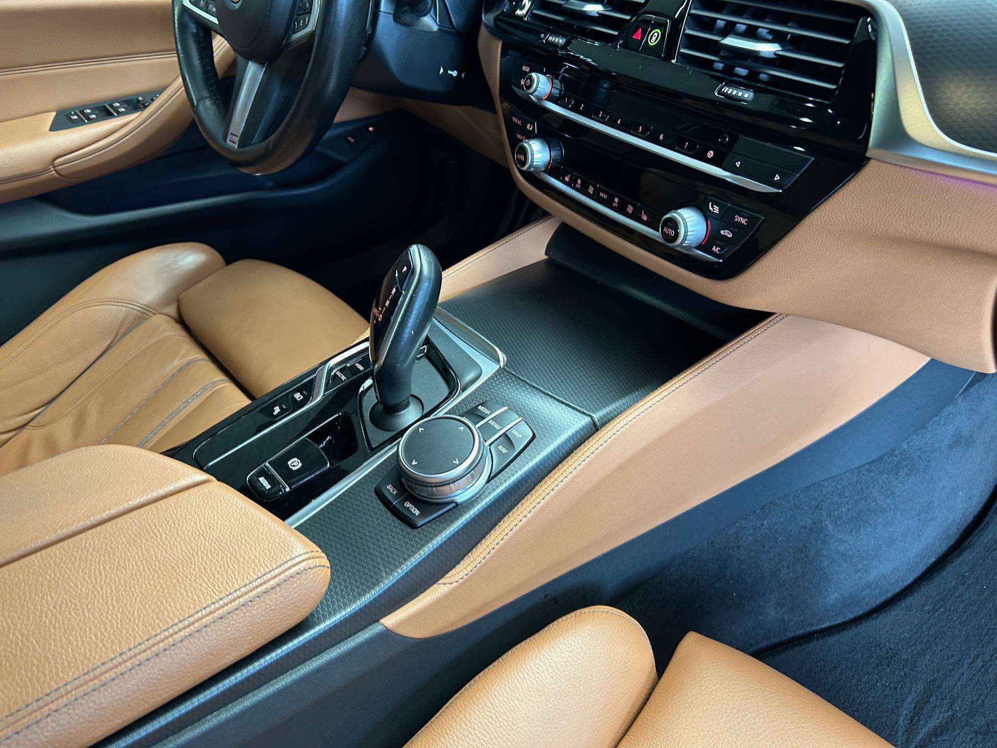 BMW 530 e M Pack Alu19"/OpenDak/Leder/Cam *1j garantie*