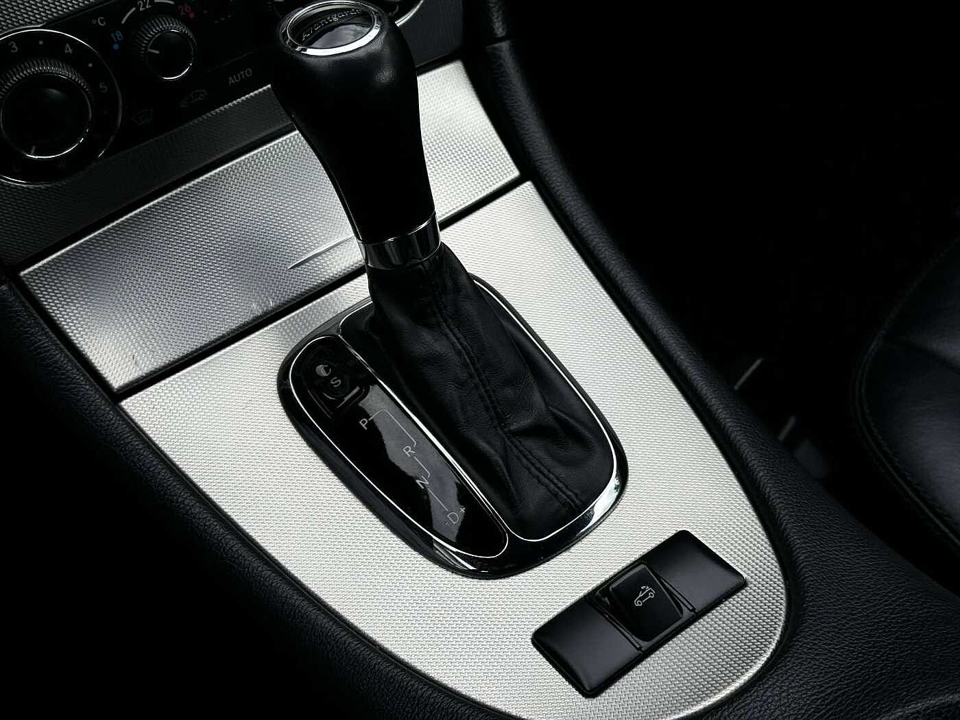 Mercedes-Benz CLK 200 Kompressor Avantgarde AUTOMATIQUE/CABRIOLET/CUIR/G