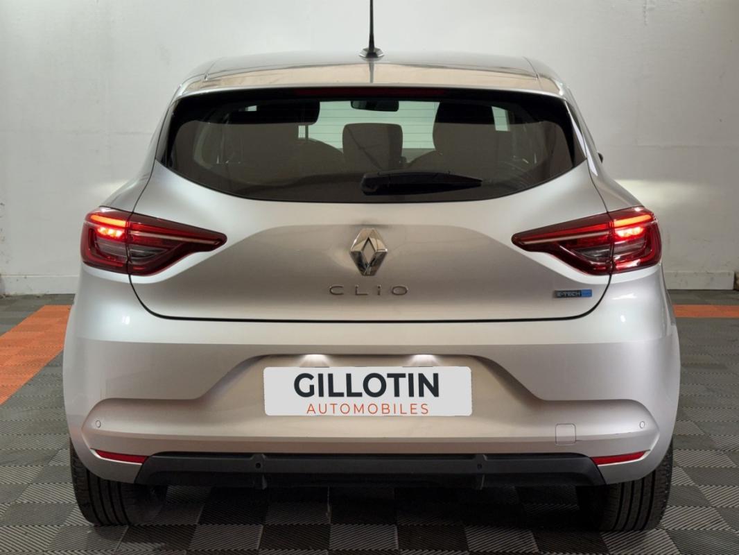 Renault Clio V Business E-Tech hybride 140 -21N