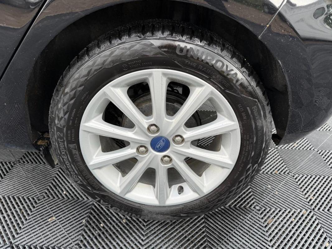 Ford Fiesta 1.0 ECOBOOST 100 TITANIUM START-STOP ENTRETIEN A JOUR-CARPLAY-DEMARRAGE SANS CLES-CLIM