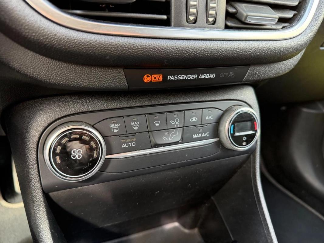 Ford Fiesta 1.0 ECOBOOST 100 TITANIUM START-STOP ENTRETIEN A JOUR-CARPLAY-DEMARRAGE SANS CLES-CLIM