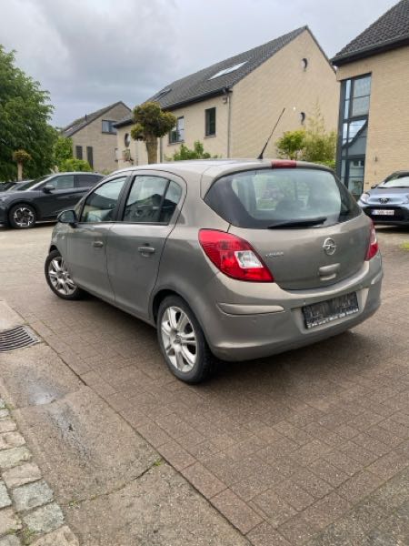 Opel Corsa Opel corsa 2011 essence 1.2 114000km