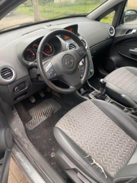 Opel Corsa Opel corsa 2011 essence 1.2 114000km