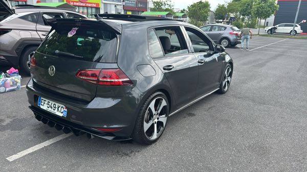 Volkswagen Golf VII 2.0 TSI 220 BLUEMOTION TECHNOLOGY 13CV GTI 5P
