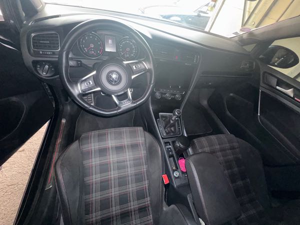 Volkswagen Golf VII 2.0 TSI 220 BLUEMOTION TECHNOLOGY 13CV GTI 5P