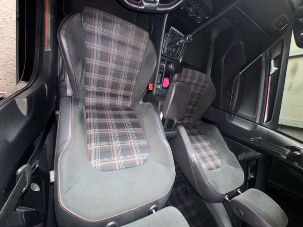 Volkswagen Golf VII 2.0 TSI 220 BLUEMOTION TECHNOLOGY 13CV GTI 5P