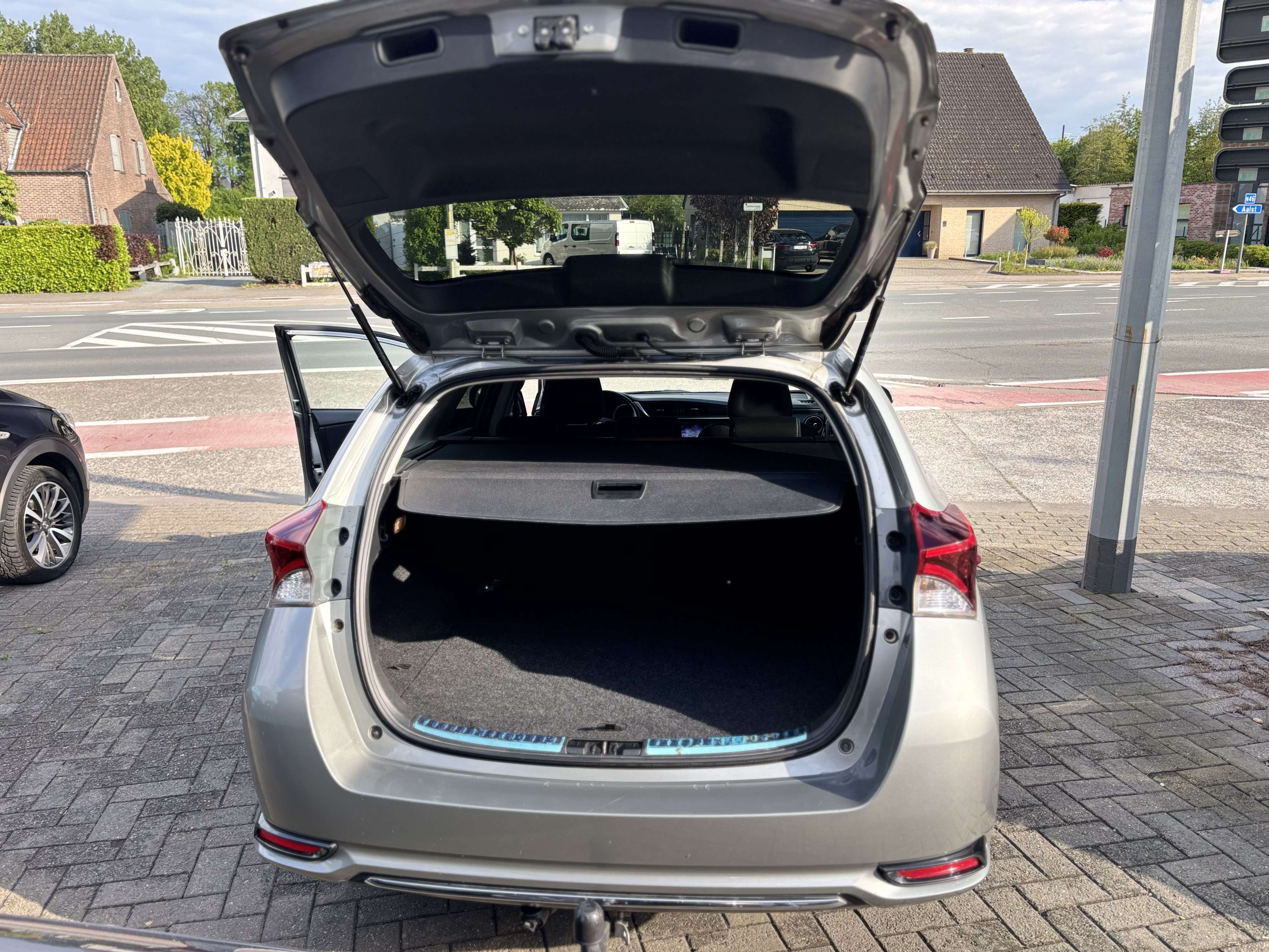 Toyota Auris Auris HYBRID SW HEV 1.8i HSD Business Plus E-CVT