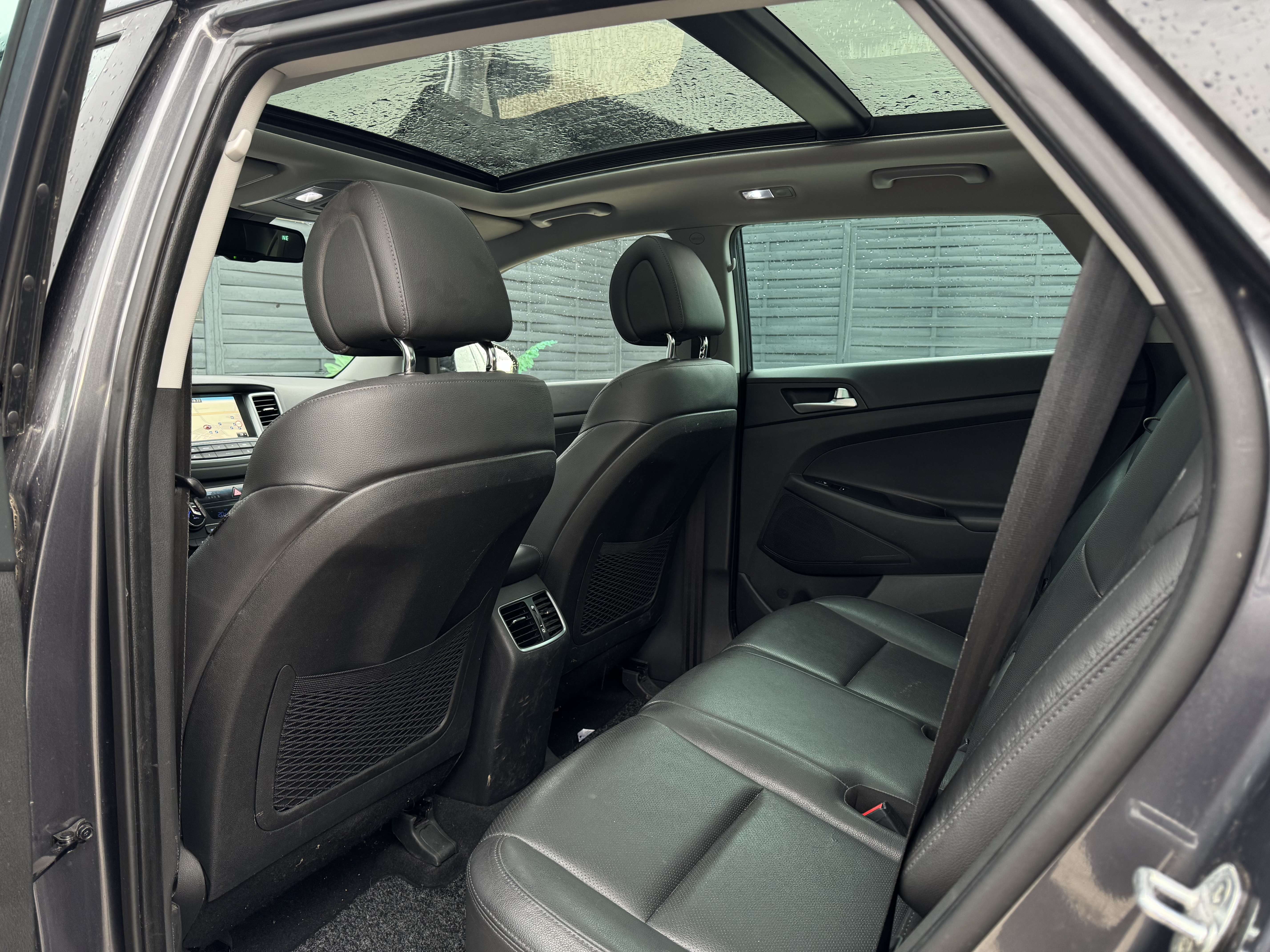 Hyundai TUCSON 1.7 CRDi */*BOITE AUTO+TOIT OUVRANT+CAMERA+CUIR*/*