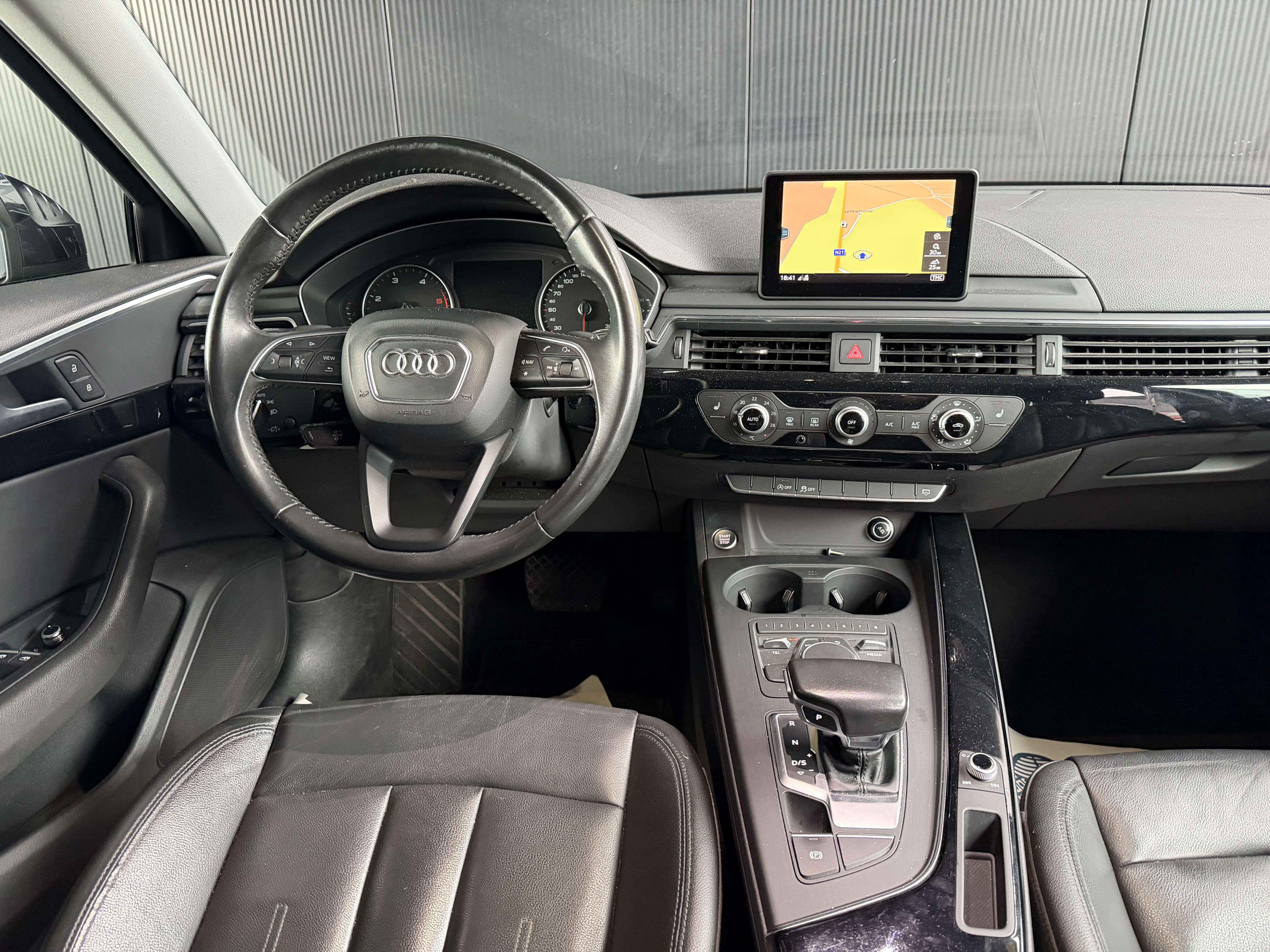 Audi A4 Avant 2.0 TDi ultra .S tronic *1Jaar Garantie*