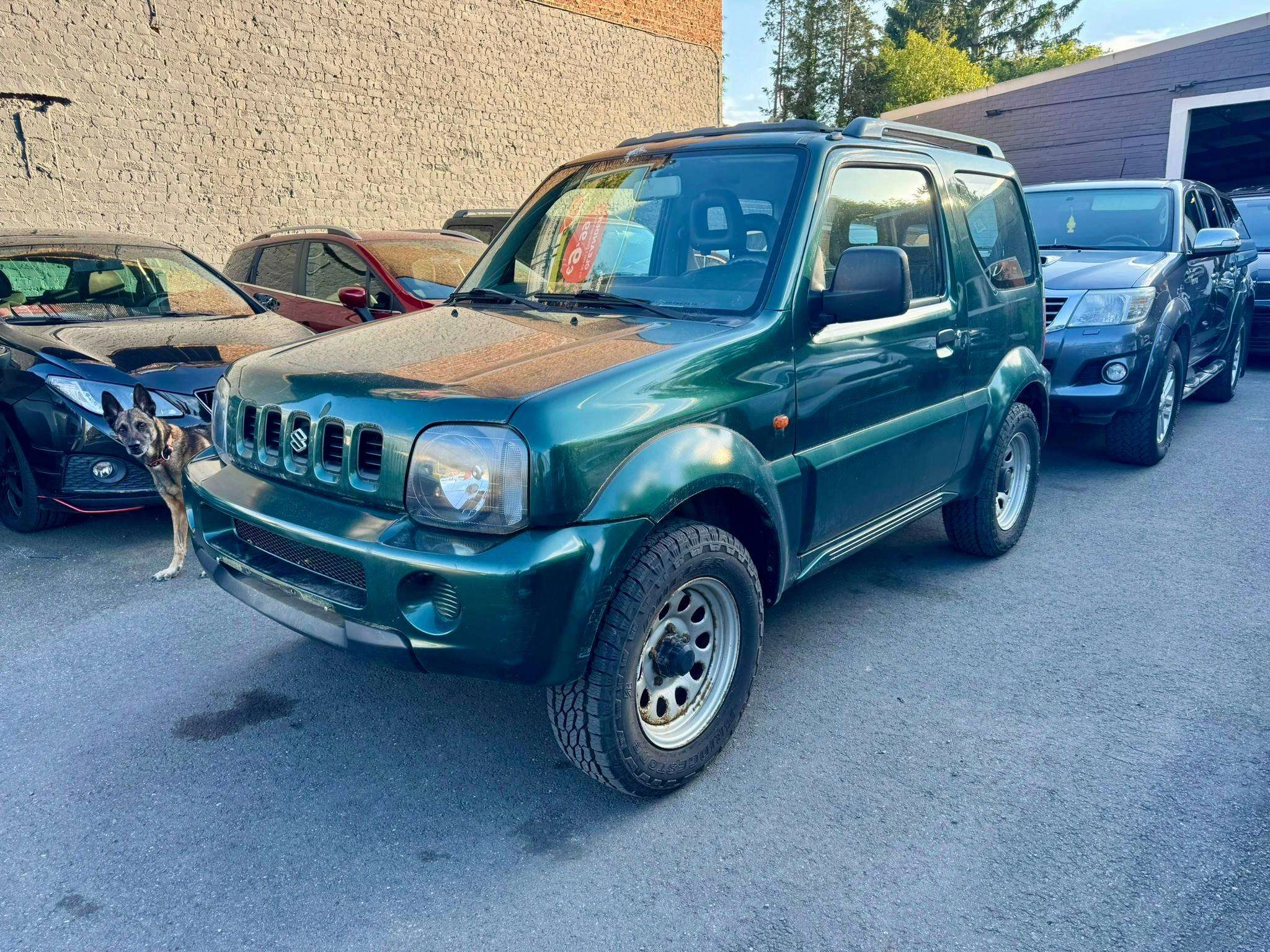 Suzuki Jimny 1.3i VVT BVA / TOIT Pano / car-pass / attache rem