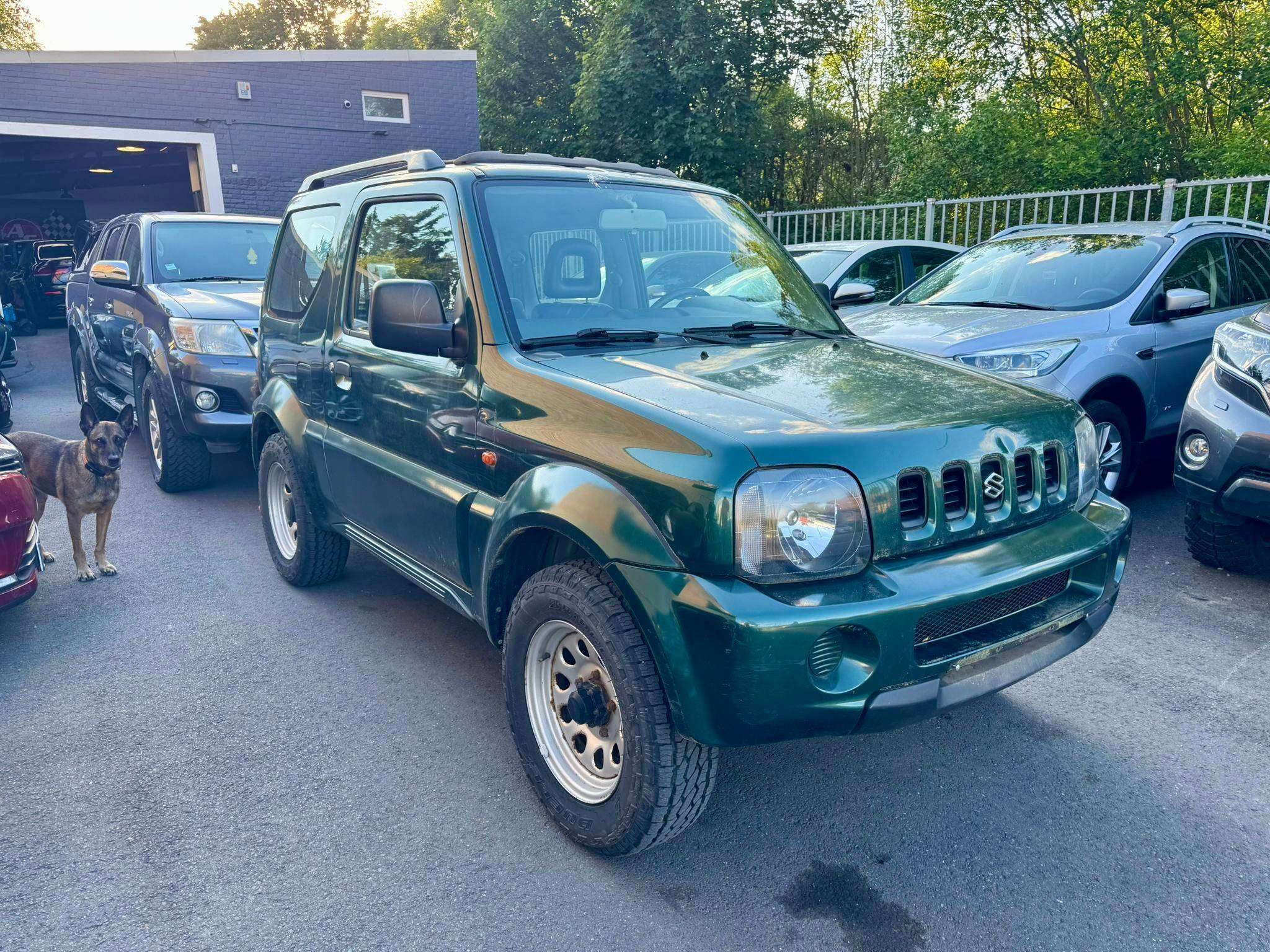 Suzuki Jimny 1.3i VVT BVA / TOIT Pano / car-pass / attache rem
