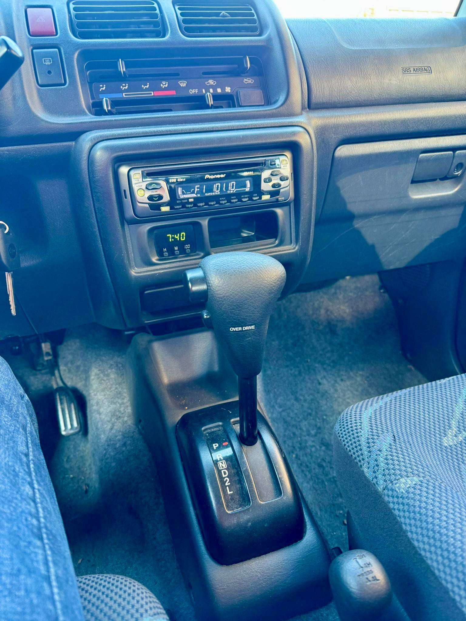 Suzuki Jimny 1.3i VVT BVA / TOIT Pano / car-pass / attache rem
