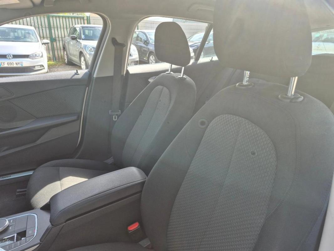 Bmw Serie 1 2.0 118 D 150 (an:2023) BUSINESS DESIGN BVA 14158 HT 1ére main
