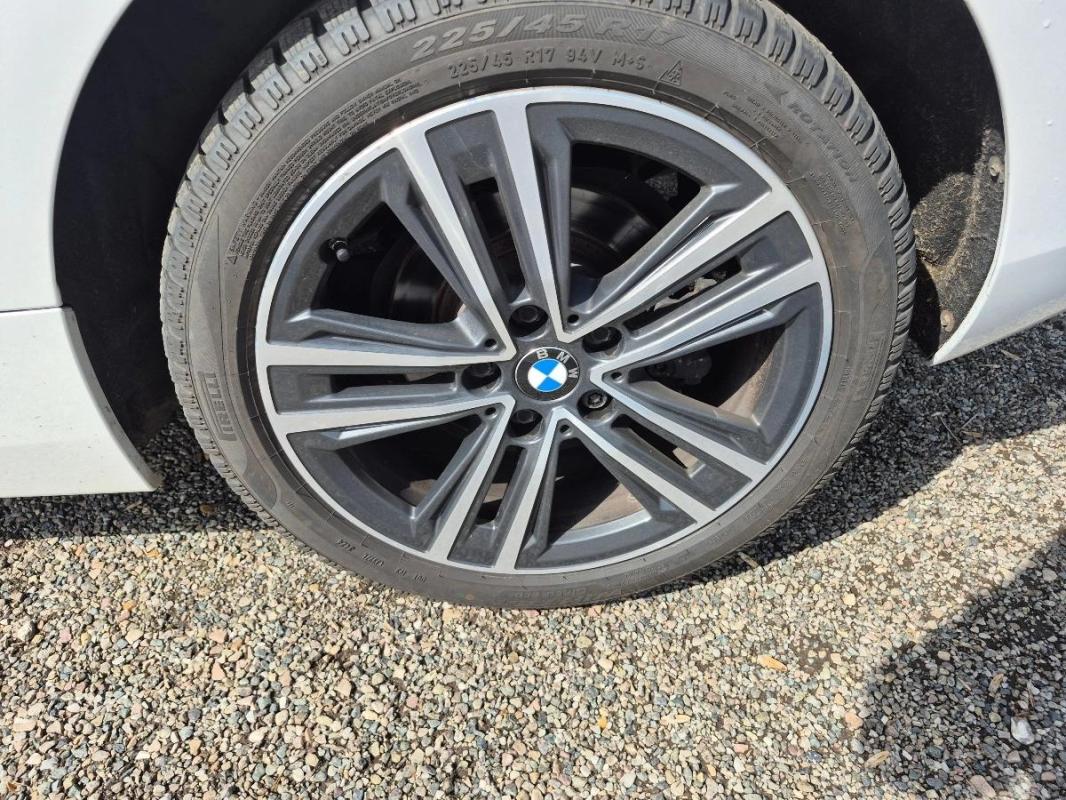 Bmw Serie 1 2.0 118 D 150 (an:2023) BUSINESS DESIGN BVA 14158 HT 1ére main