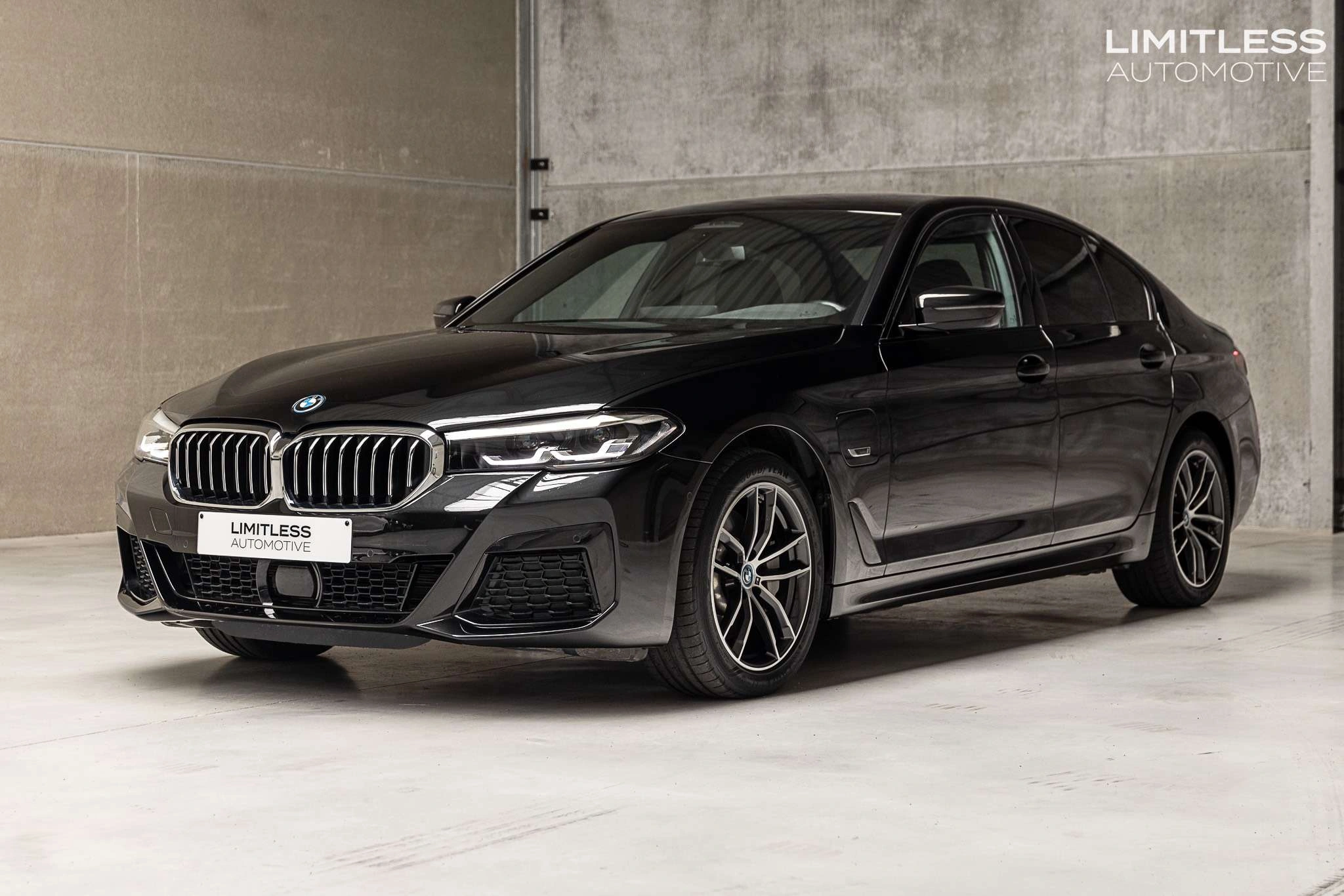 BMW 530 e xDrive | M Sport / LED / ACC / TOW / HiFi / VAT-qualified