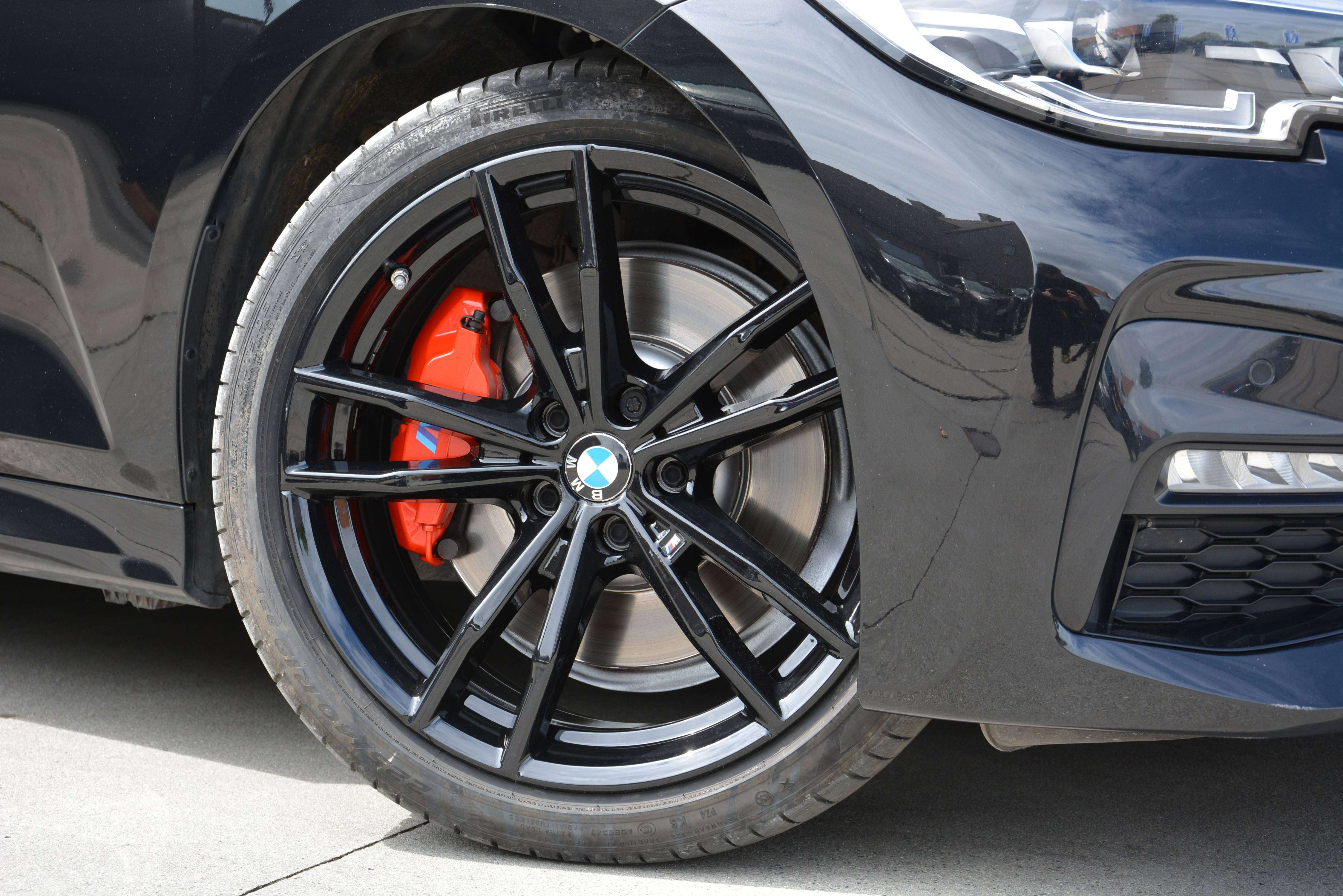 BMW 330 i Touring M-Sport/ PDC/ LED/ Navi/ Leder/ Pano/ Hifi/ Alu's 19"