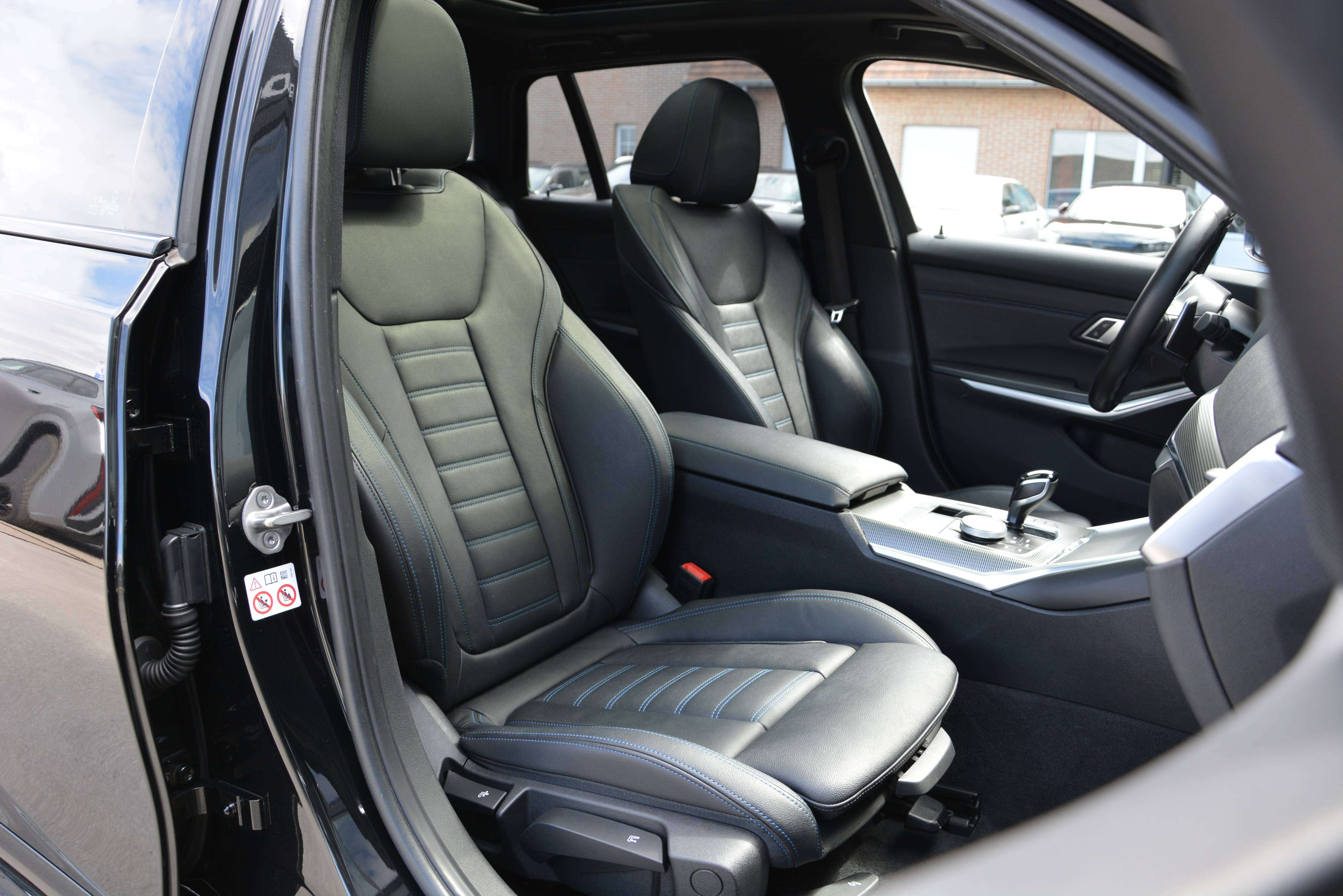 BMW 330 i Touring M-Sport/ PDC/ LED/ Navi/ Leder/ Pano/ Hifi/ Alu's 19"