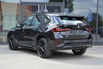 BMW X1 sDrive18i M-Sport/Pano/Keyless/Schadow line