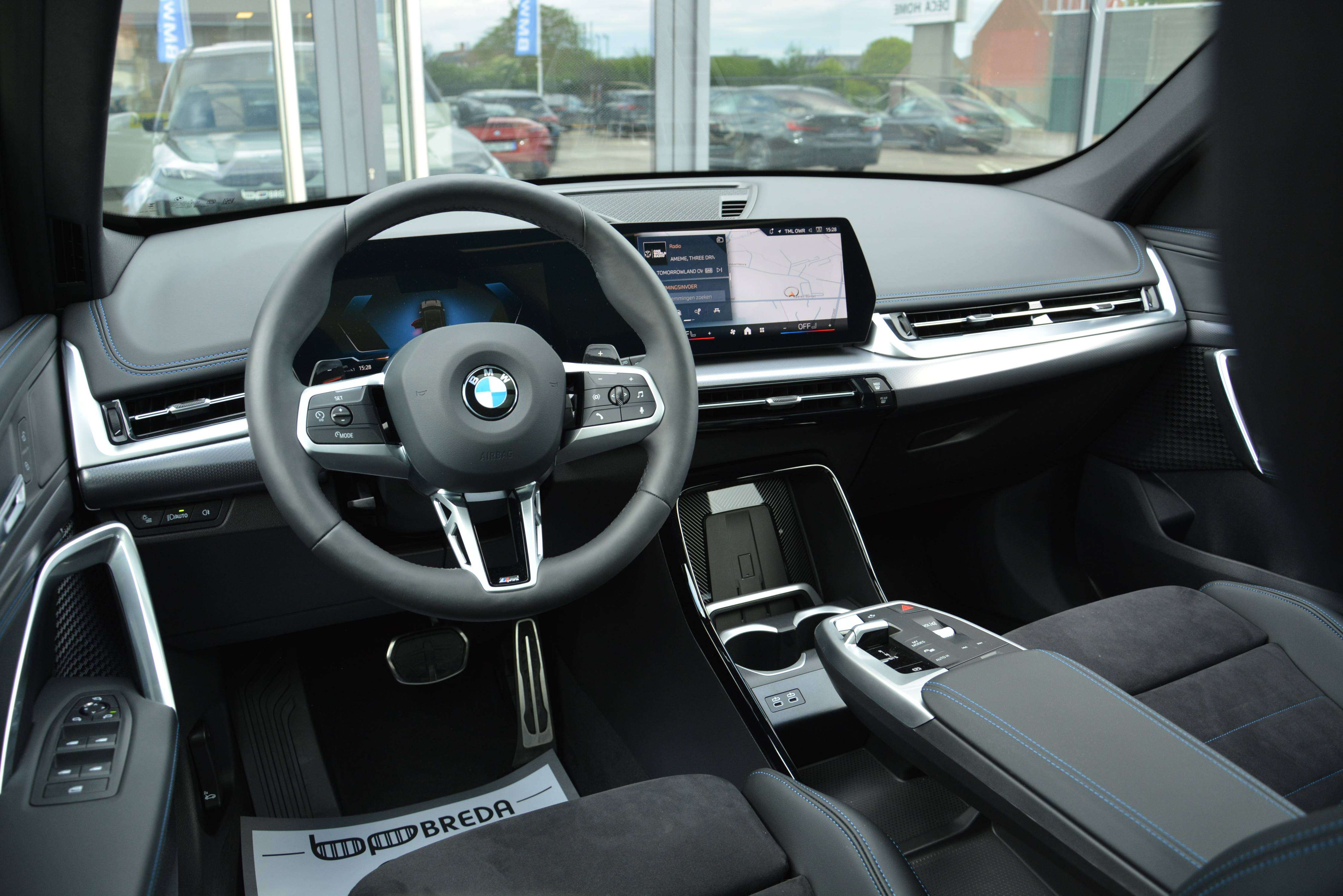 BMW X1 sDrive18i M-Sport/Pano/Keyless/Schadow line