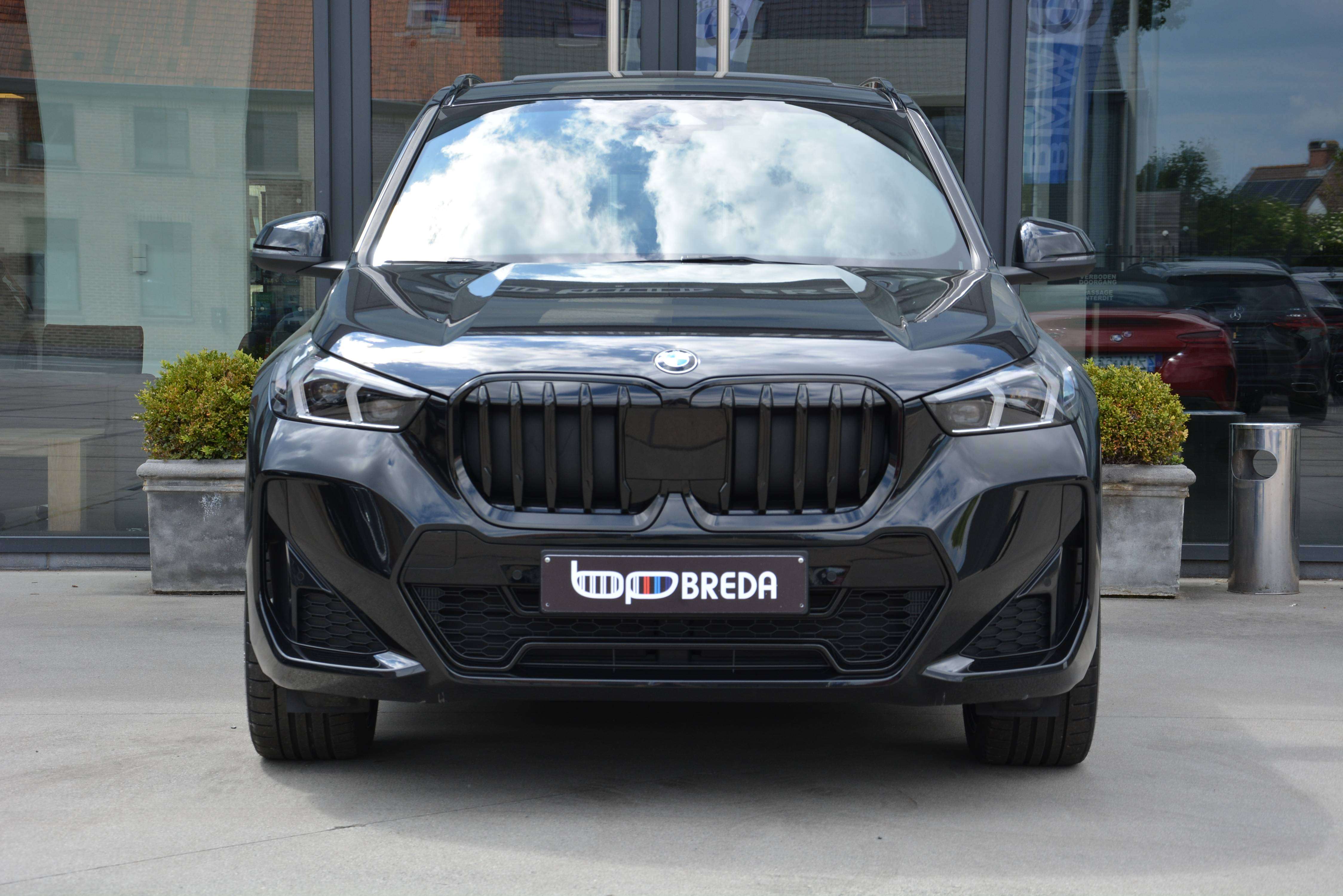 BMW X1 sDrive18i M-Sport/Pano/Keyless/Schadow line