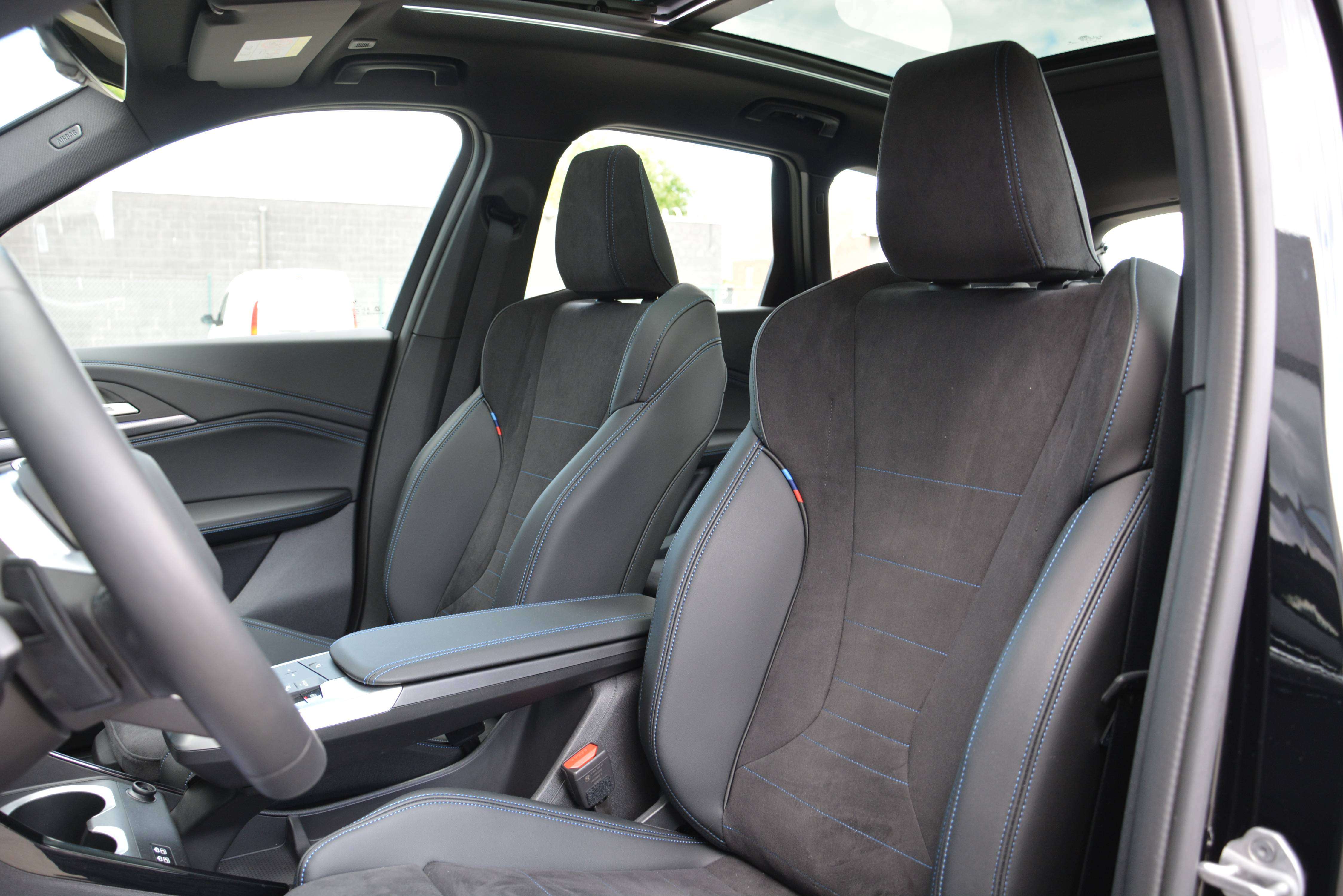 BMW X1 sDrive18i M-Sport/Pano/Keyless/Schadow line