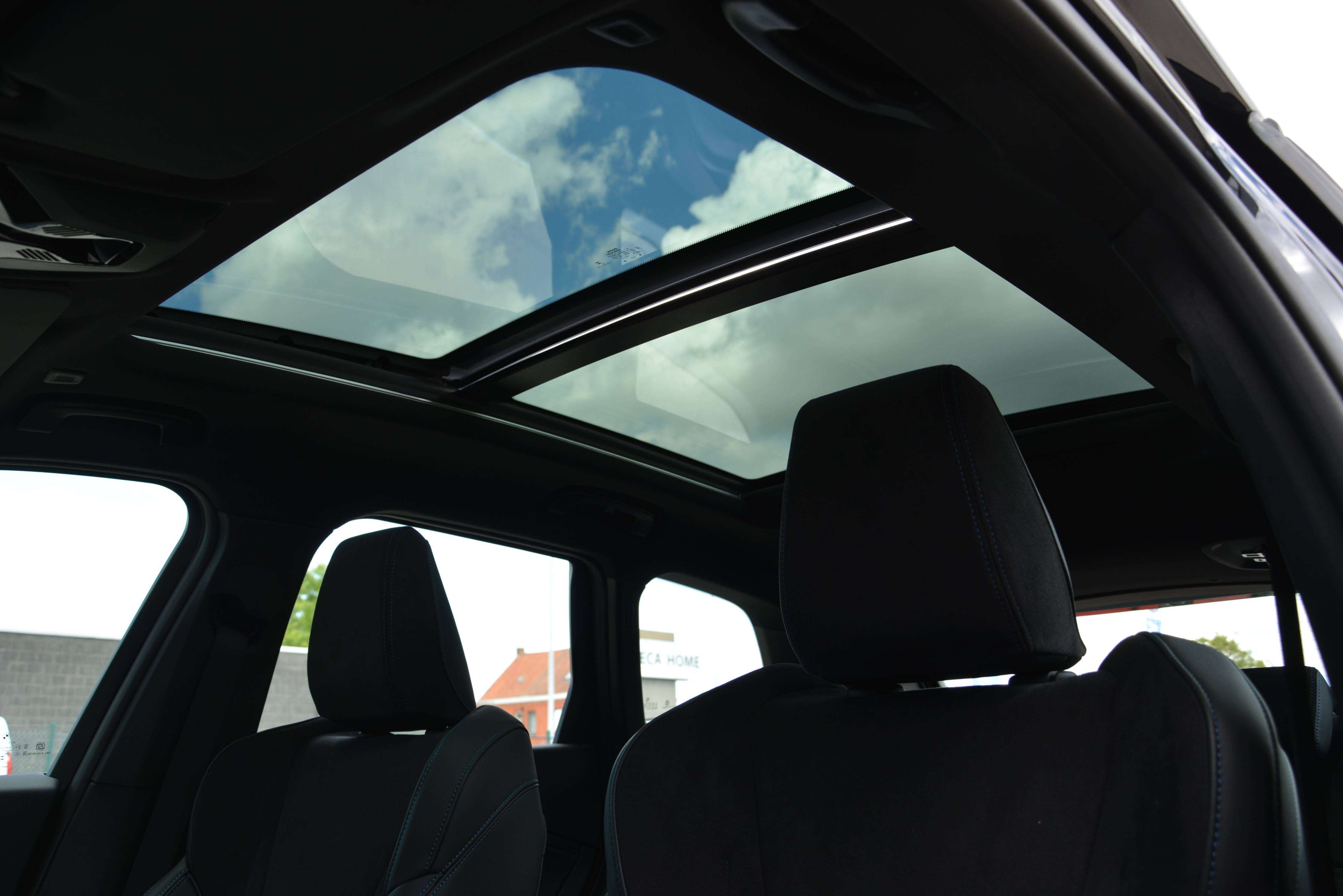 BMW X1 sDrive18i M-Sport/Pano/Keyless/Schadow line