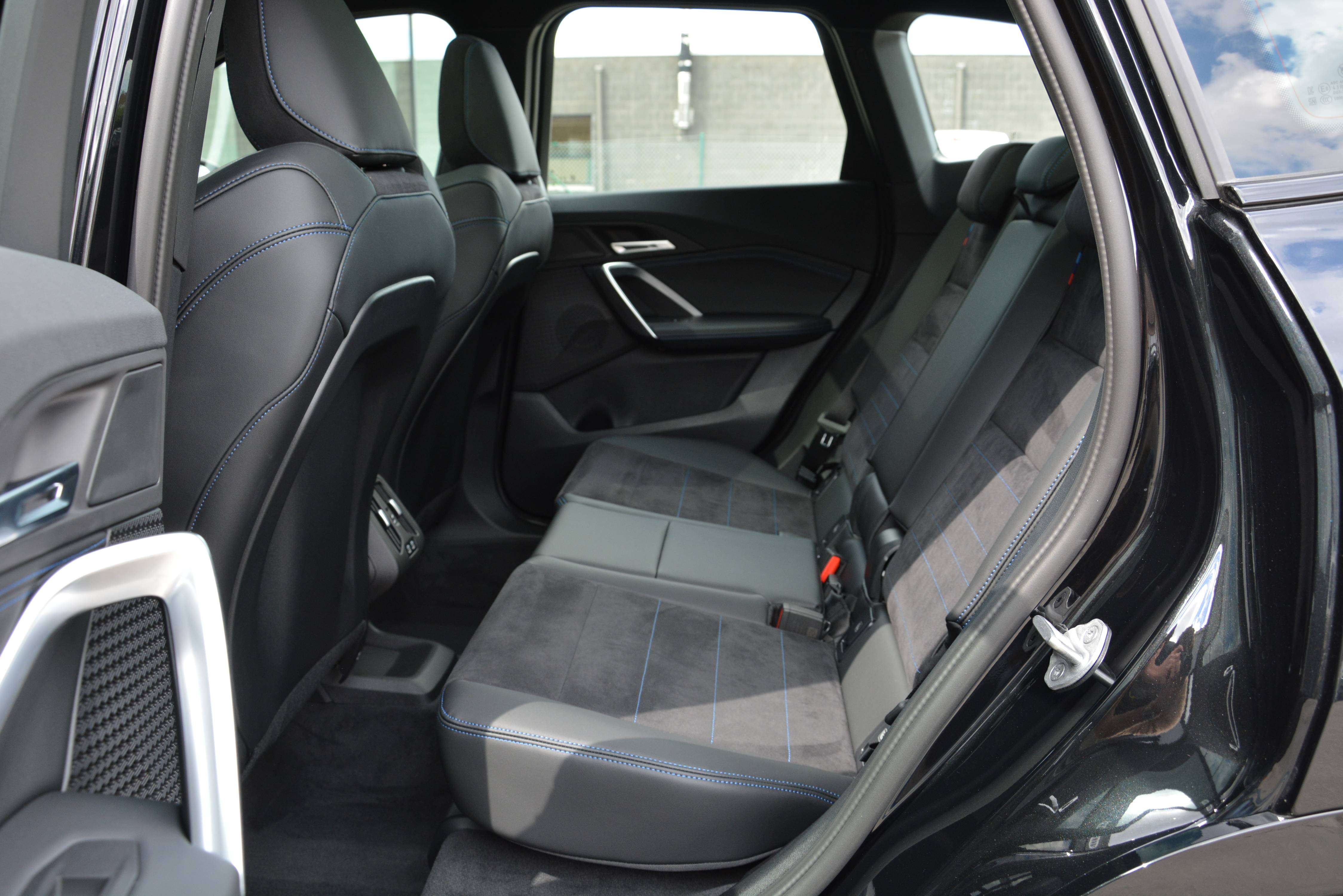 BMW X1 sDrive18i M-Sport/Pano/Keyless/Schadow line