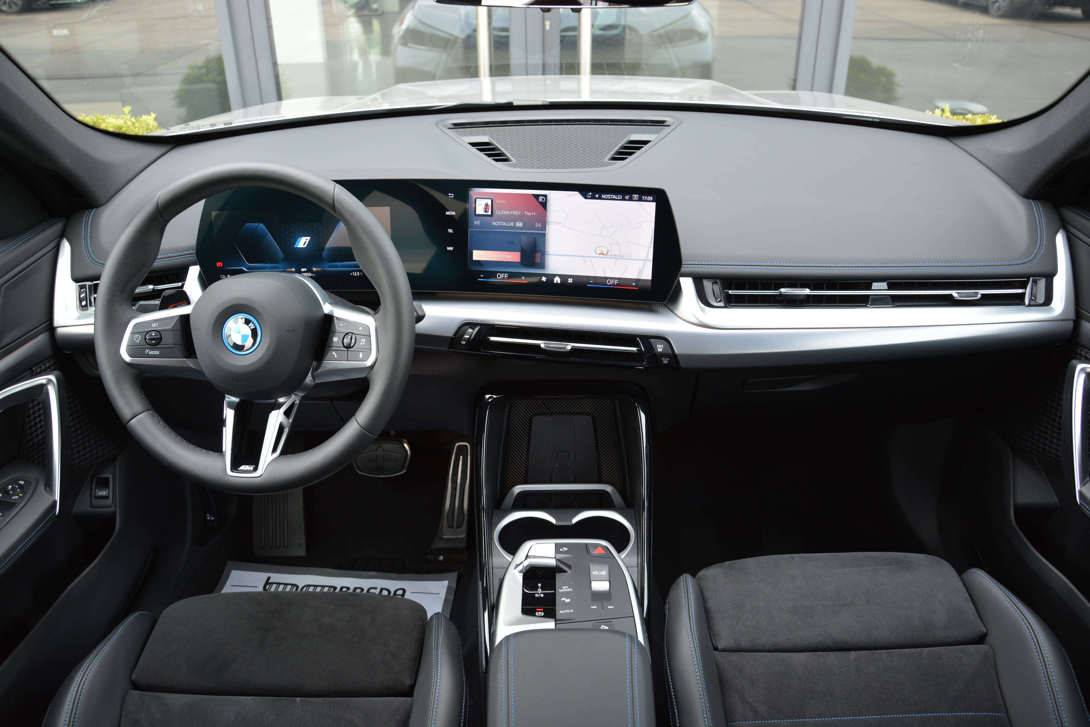 BMW iX1 eDrive20 M-Sport/Cam/Keyless