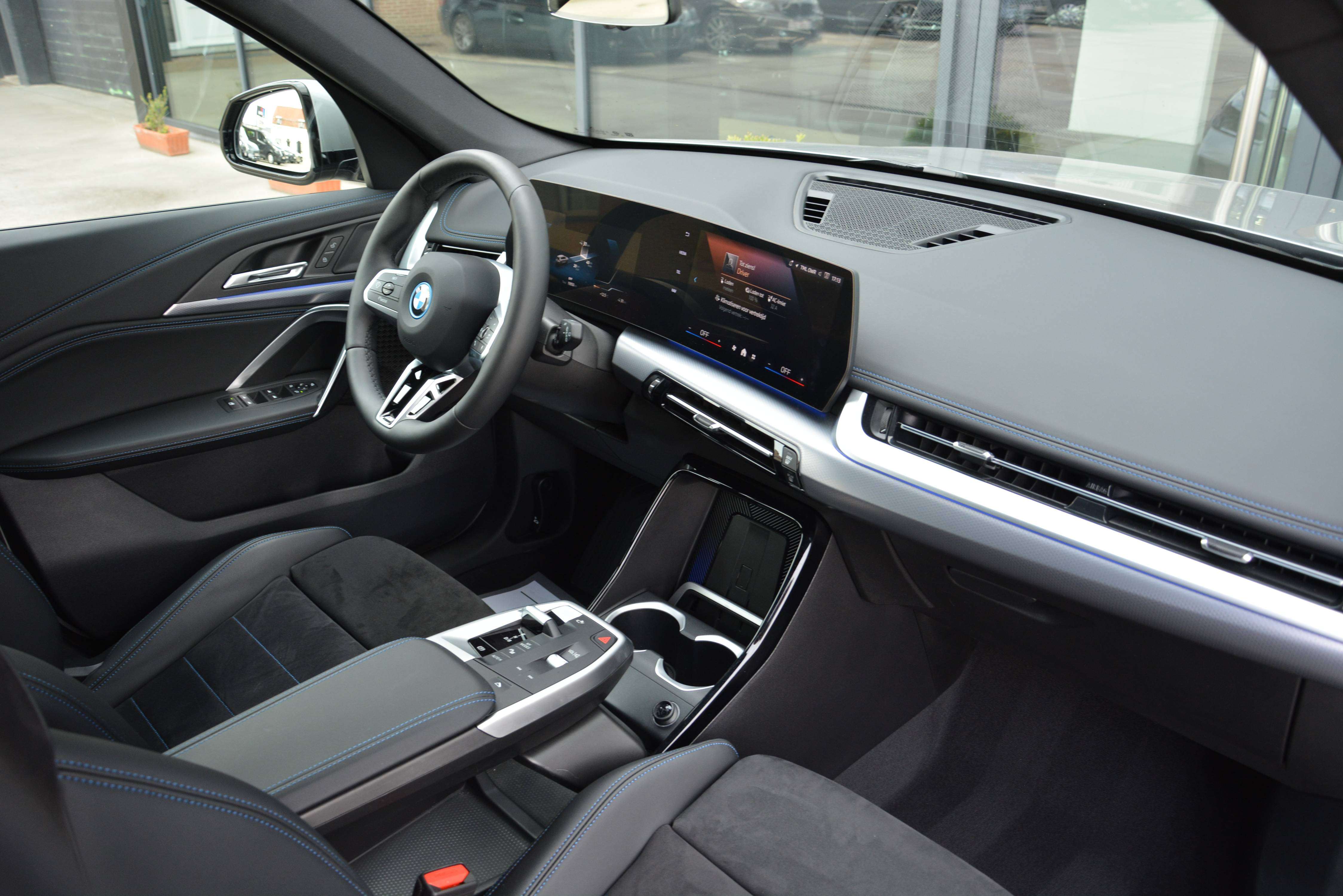 BMW iX1 eDrive20 M-Sport/Cam/Keyless
