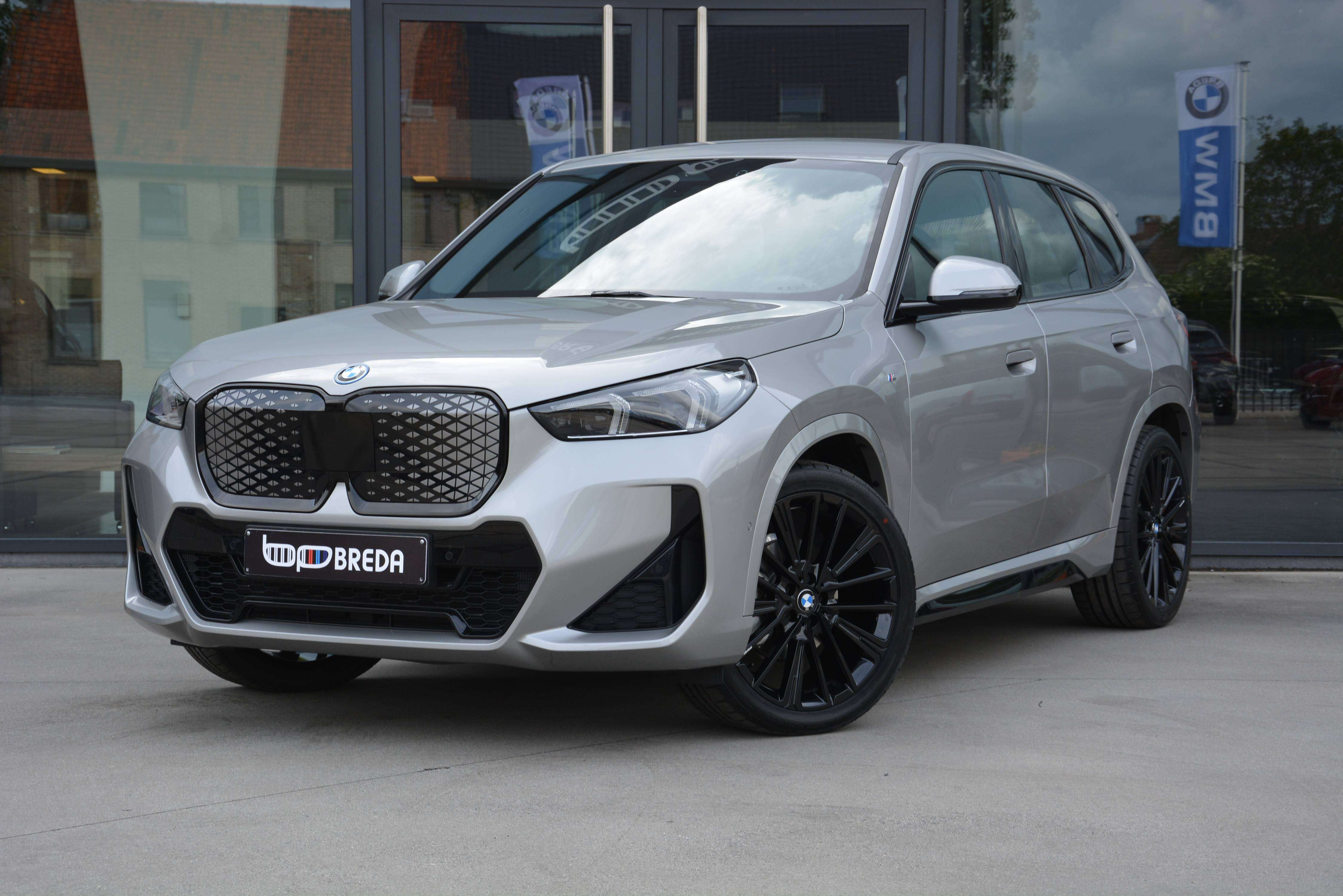 BMW iX1 eDrive20 M-Sport/Cam/Keyless
