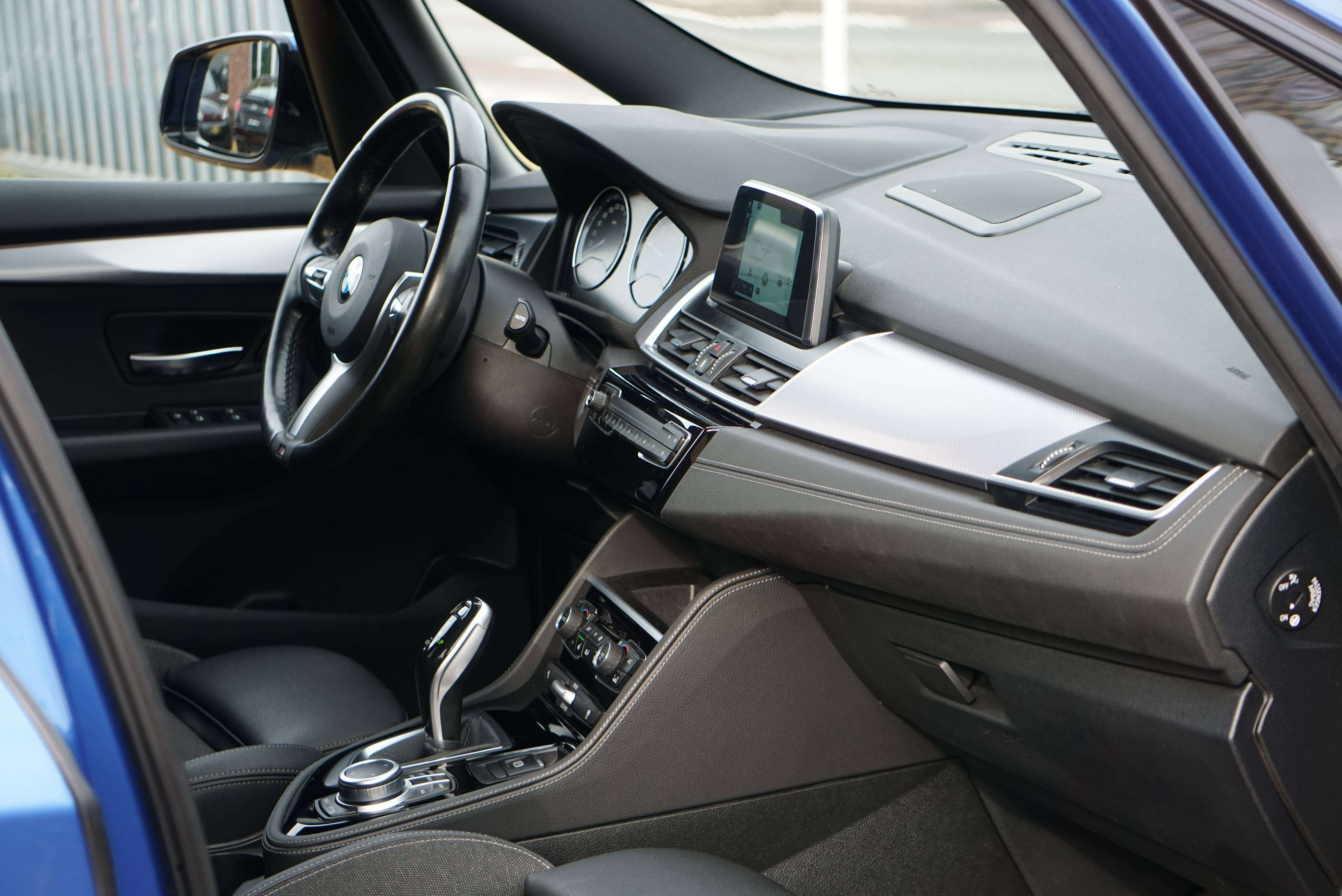 BMW 218 i Gran Tourer PACK M AUTO 7 PLACES CLIMTRONIC PDC CARNET