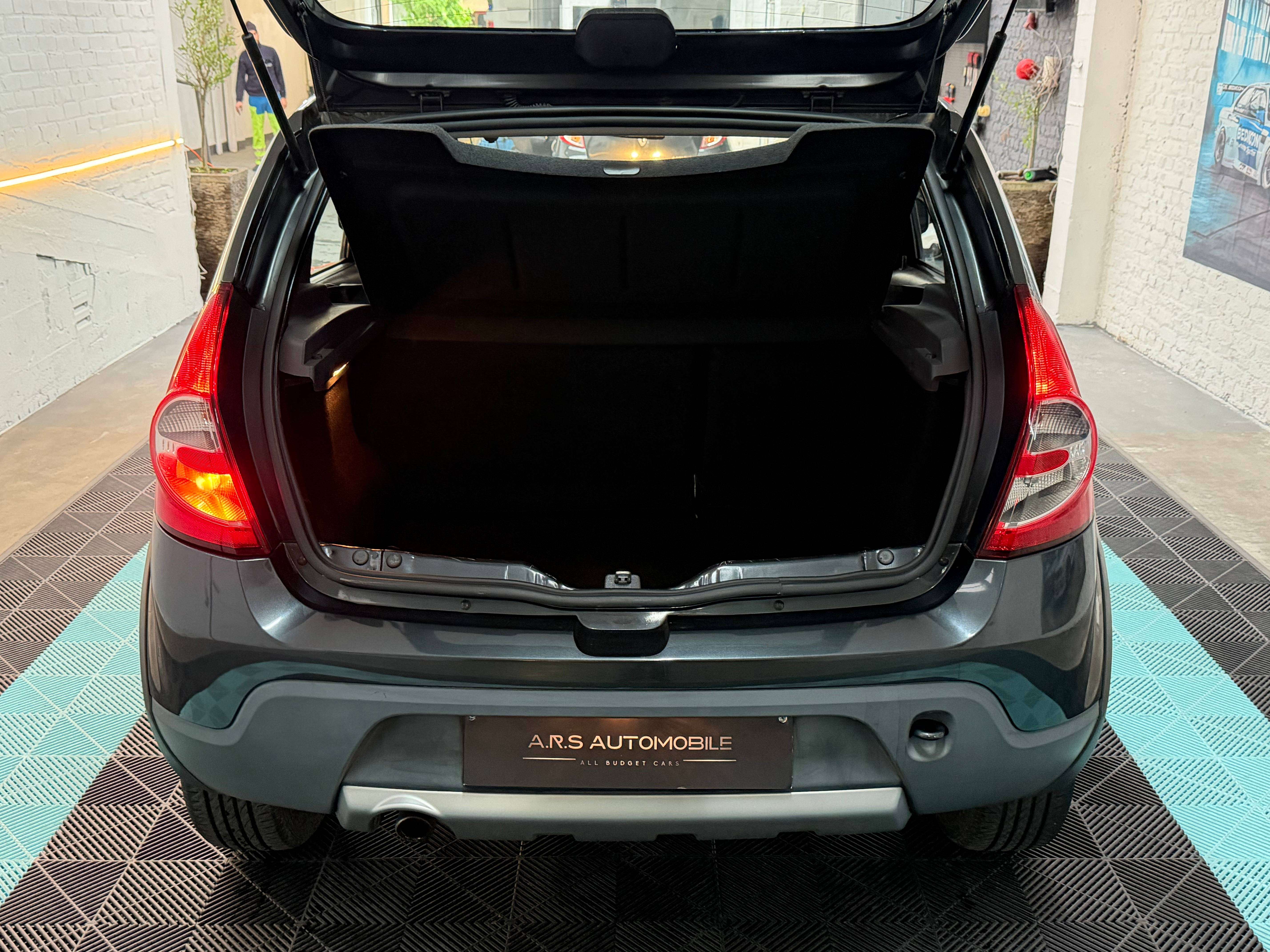 Dacia Sandero 1.6i Stepway - Airco - Garantie 12mois