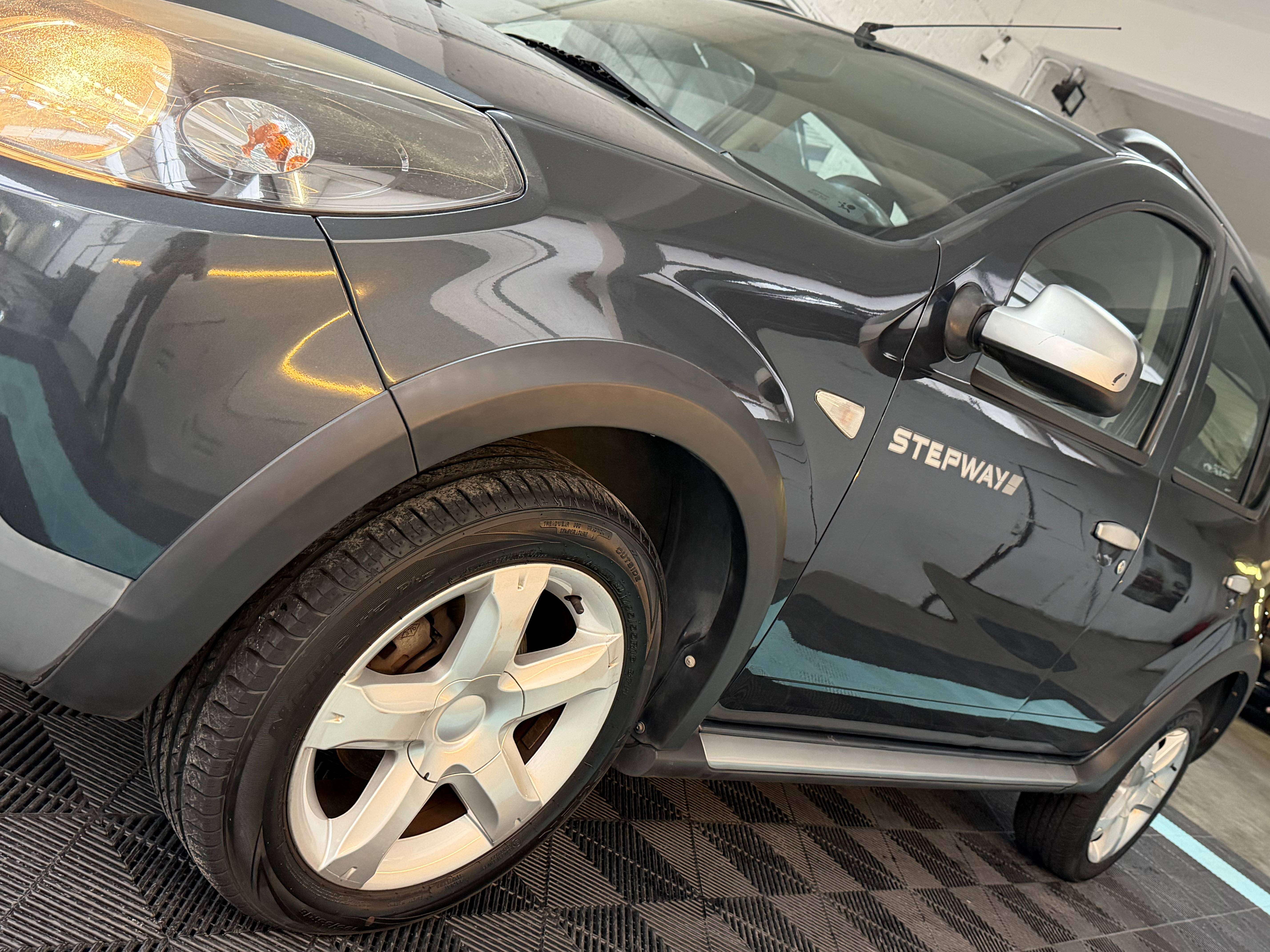 Dacia Sandero 1.6i Stepway - Airco - Garantie 12mois