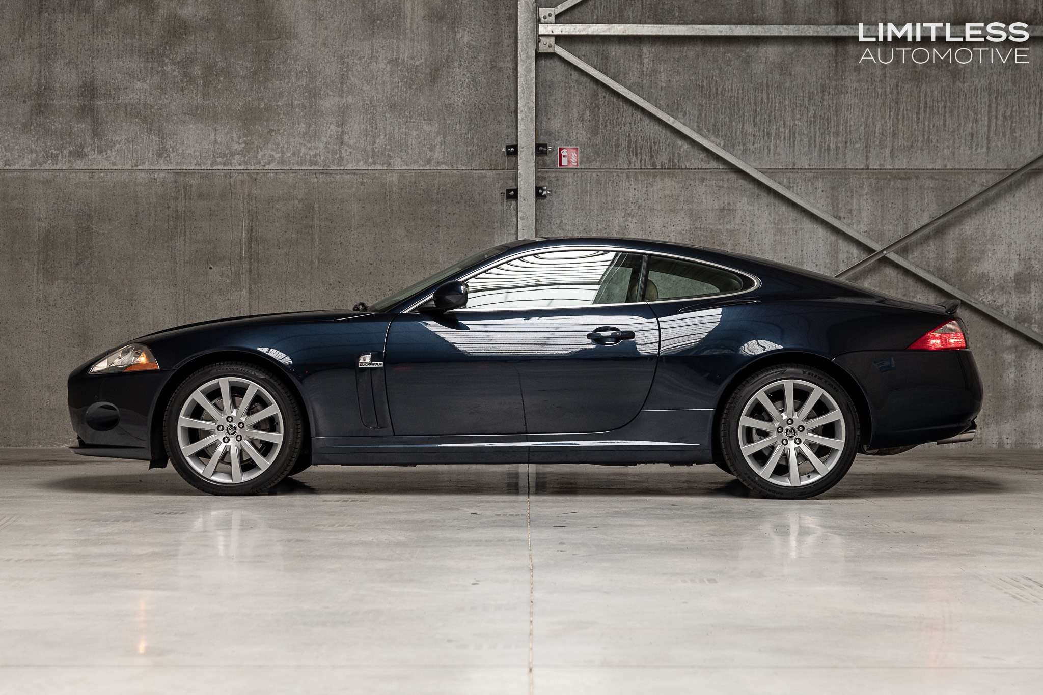 Jaguar XK Coupé 3.6i V8 | Blue on Beige