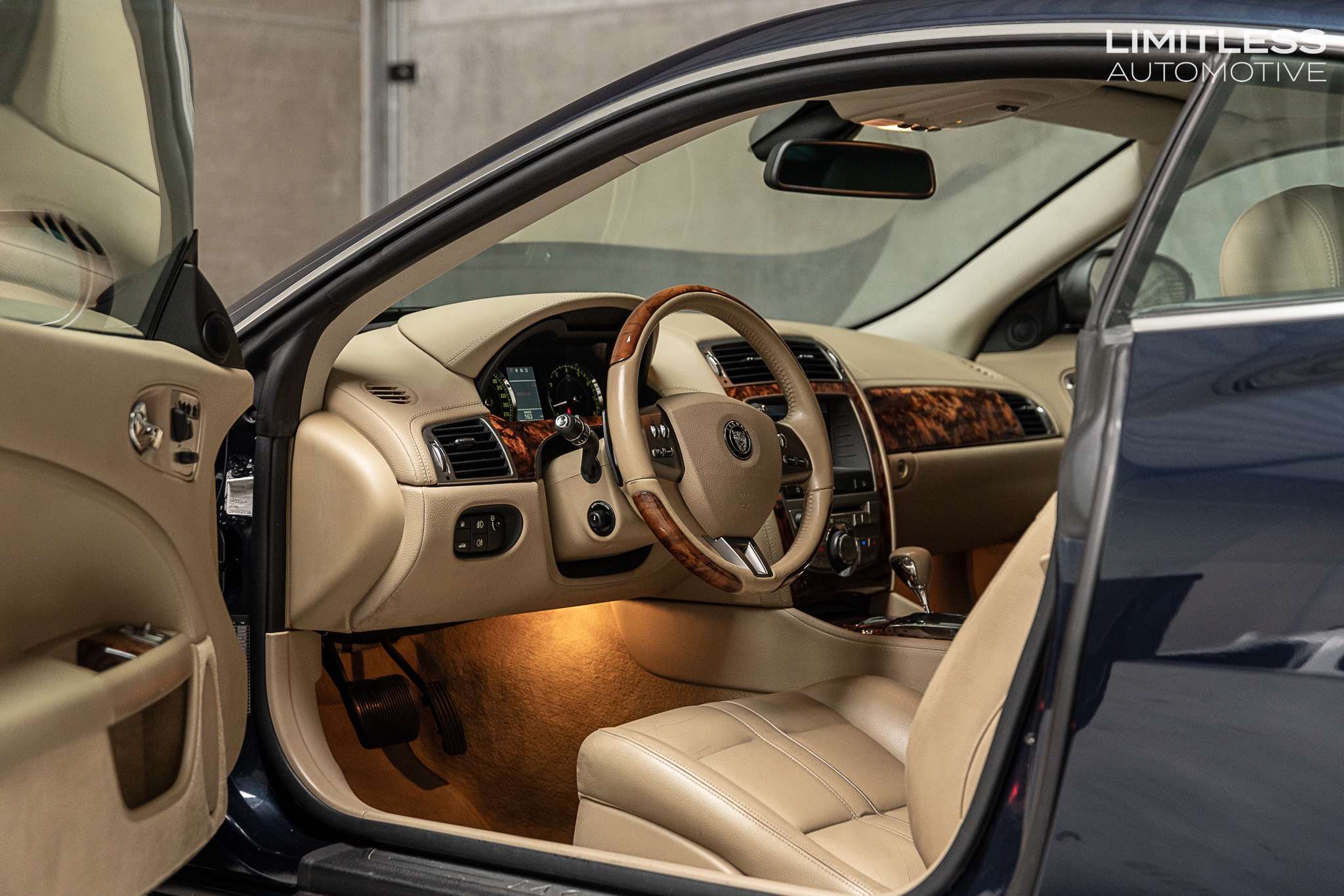 Jaguar XK Coupé 3.6i V8 | Blue on Beige