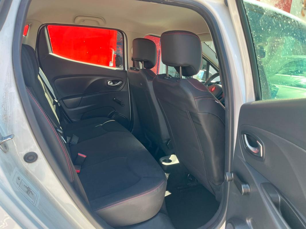 Renault Clio IV 1.2i 73 CH ESSENCE PHASE 1 - ENTIÈREMENT RÉVISÉE & GARANTIE 12 MOIS EN EUROPE