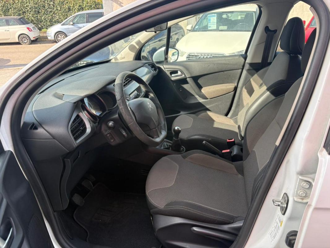 Citroen C3 3eme génération 1.4L HDI 68 CH - ENTIÈREMENT RÉVISÉE & GARANTIE TRÈS PROPRE distri neuve