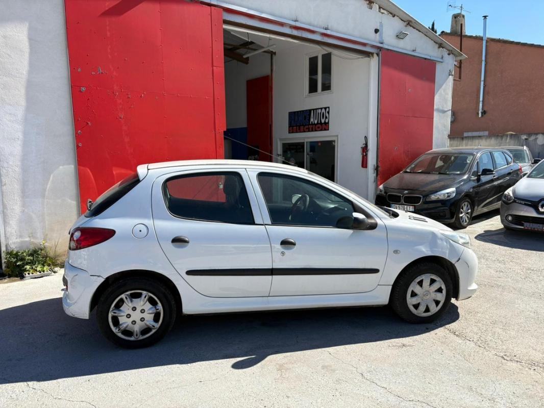 Peugeot 206+ 1.1i 60CH ESSENCE DE 2009 - ENTIÈREMENT RÉVISÉE & GARANTIE 12 MOIS