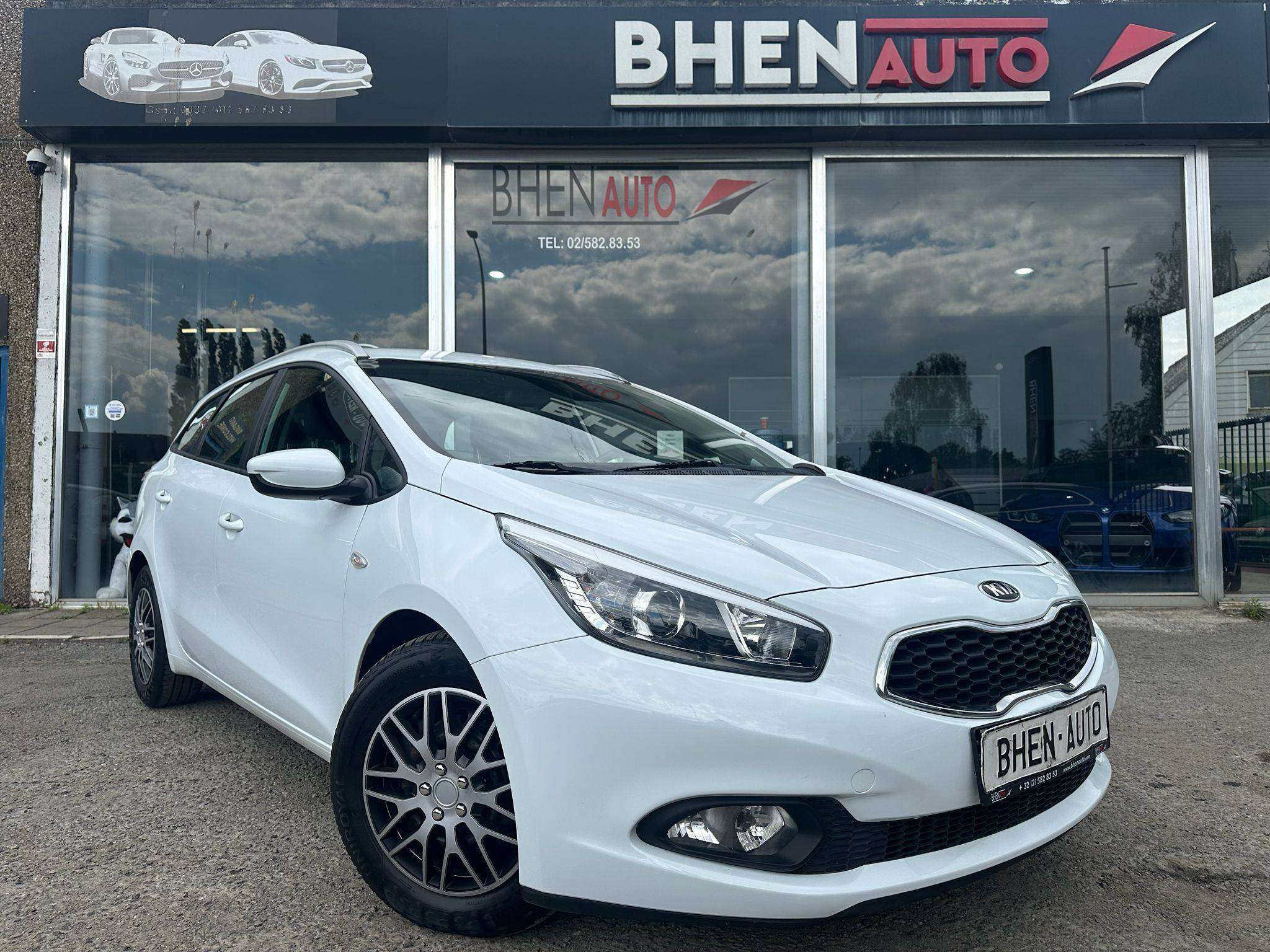 Kia Ceed / cee'd 1.6 / RADAR AV AR / CARPLAY / AIRCO / NAVI / GARANTIE 12 MOIS