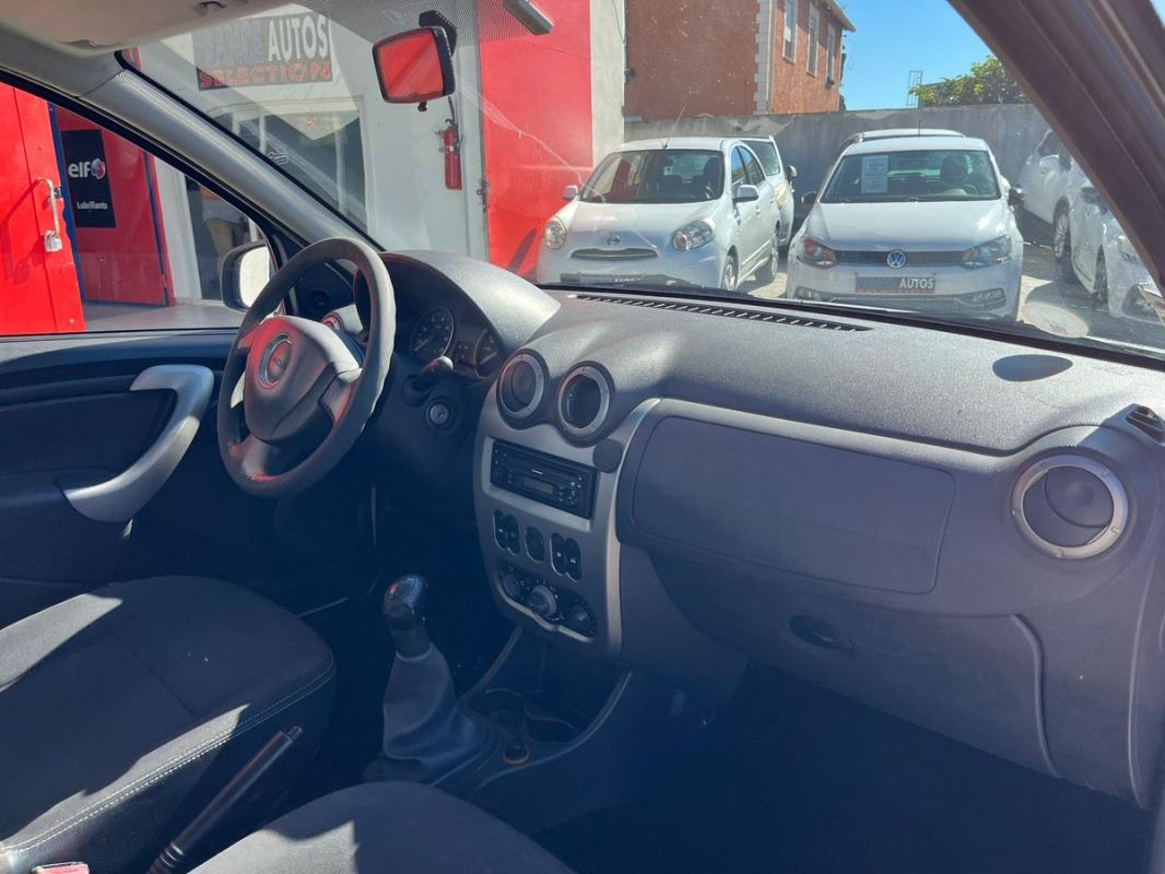 Dacia Sandero 1.5L DCI 70 CHEVAUX - ENTIÈREMENT RÉVISÉE ET GARANTIE TRÈS PROPRE ROBUSTE