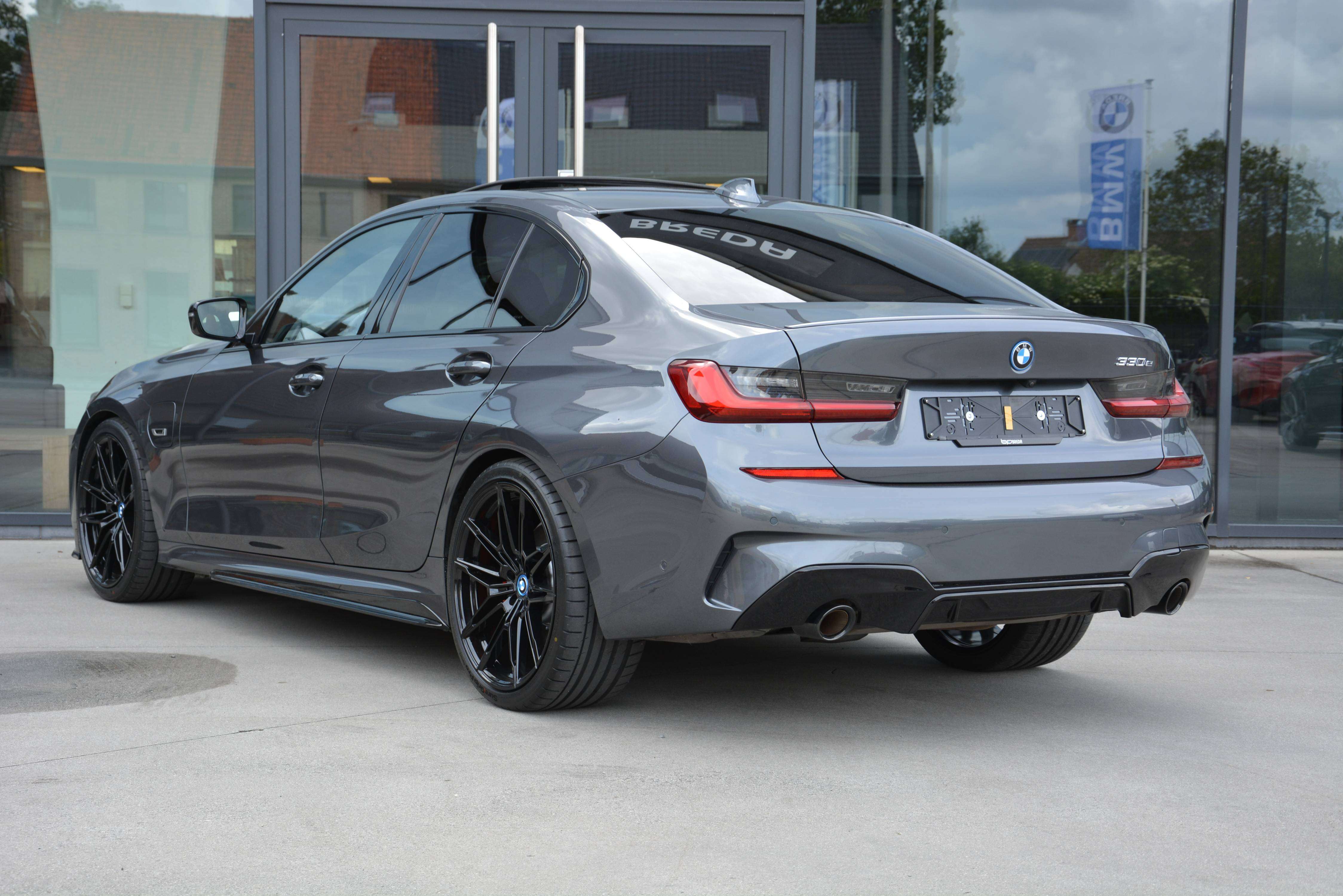 BMW 330 e M-performance/M-Seats/Pano/360°cam