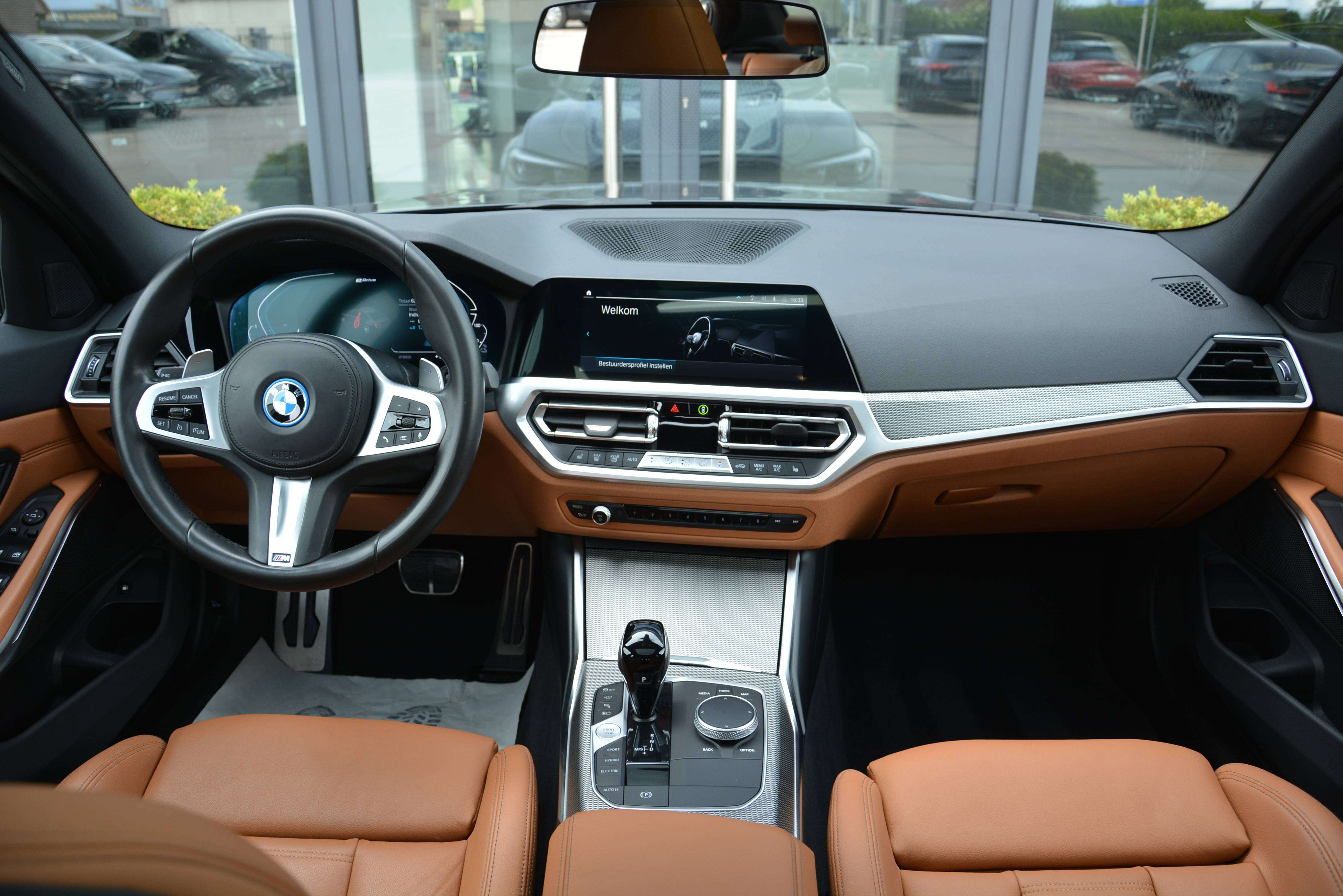 BMW 330 e M-performance/M-Seats/Pano/360°cam