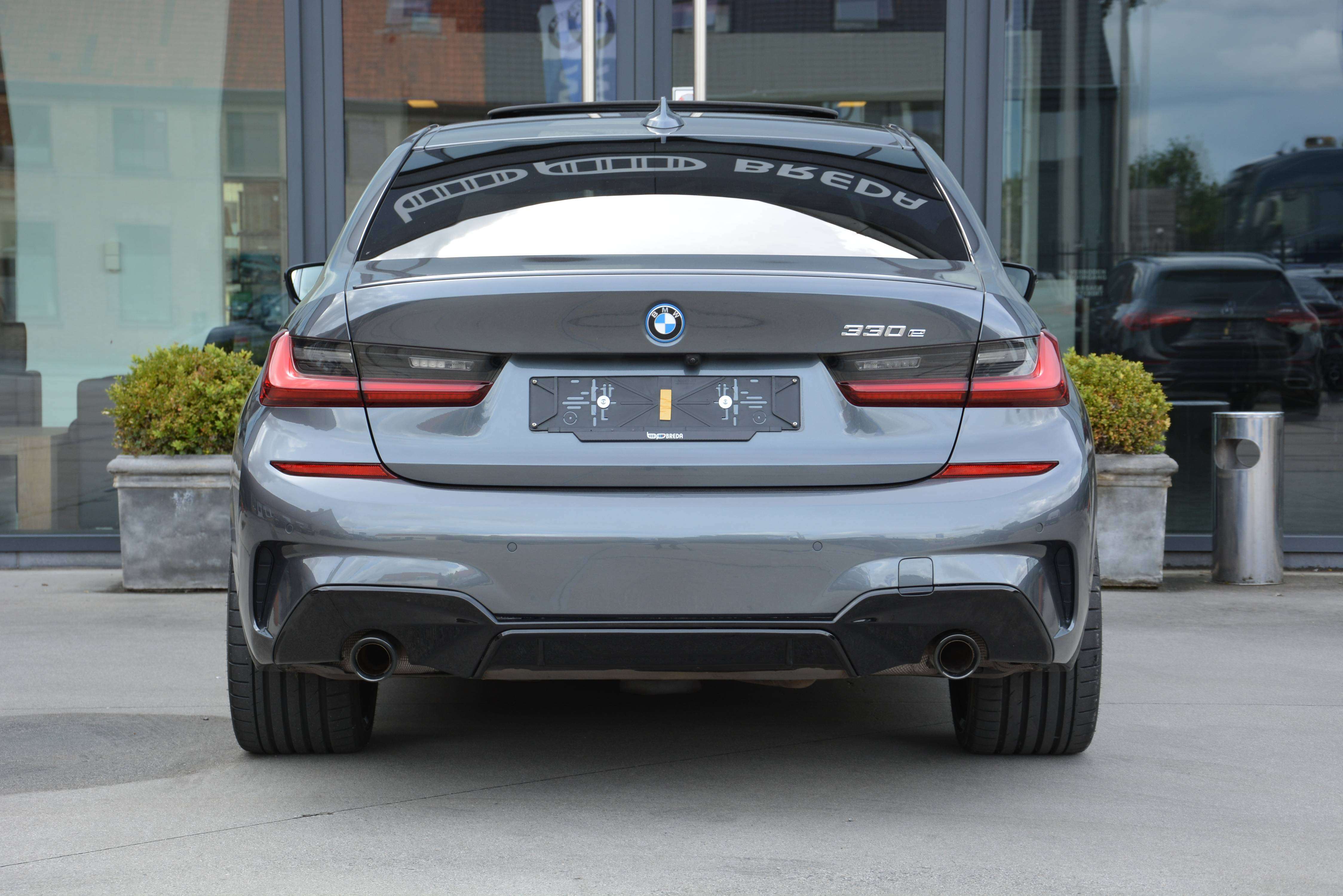 BMW 330 e M-performance/M-Seats/Pano/360°cam