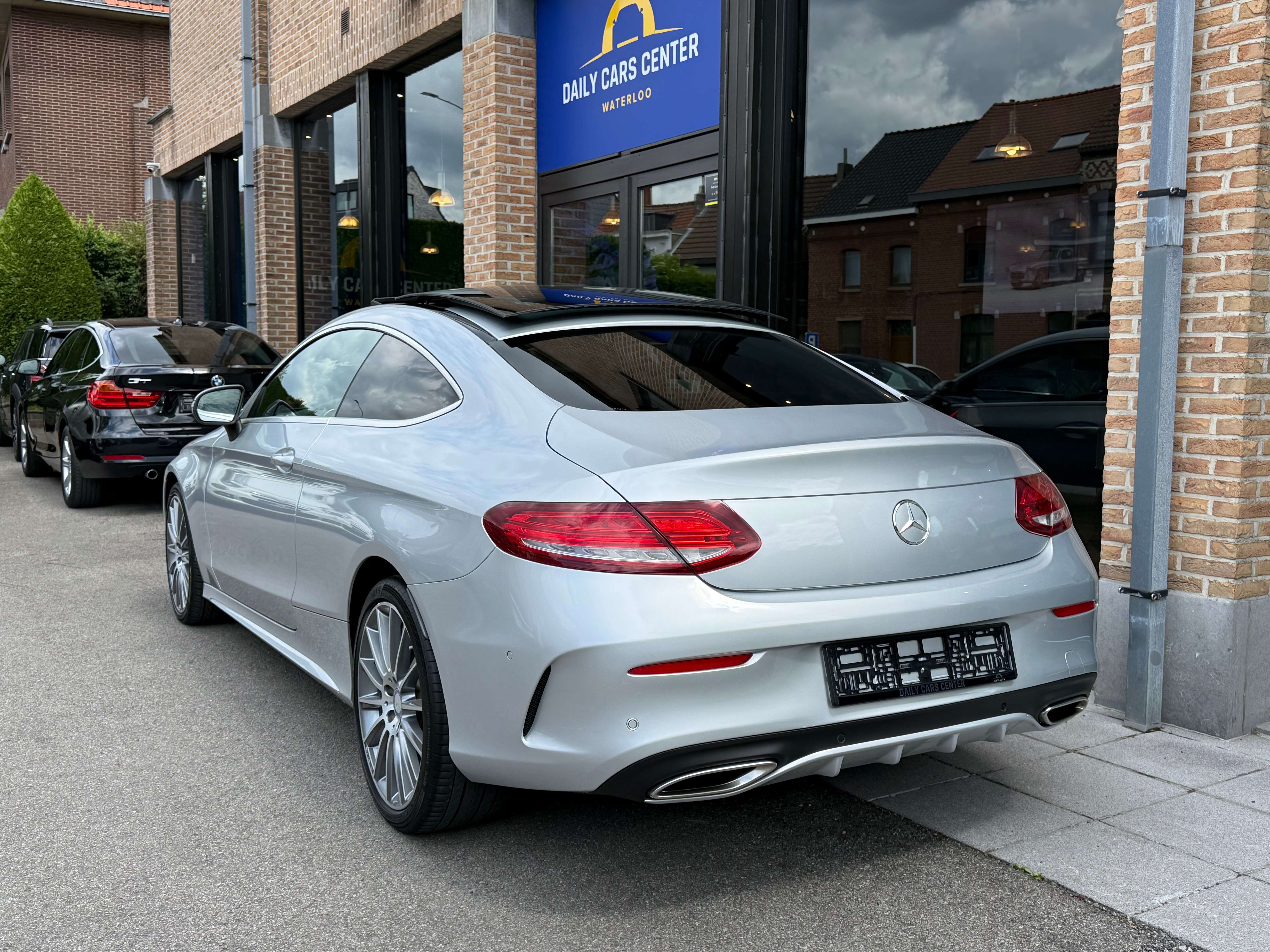 Mercedes-Benz C 200 4-Matic Coupé AMG pack I Cam I Lift I Cuir I Navi I Pano